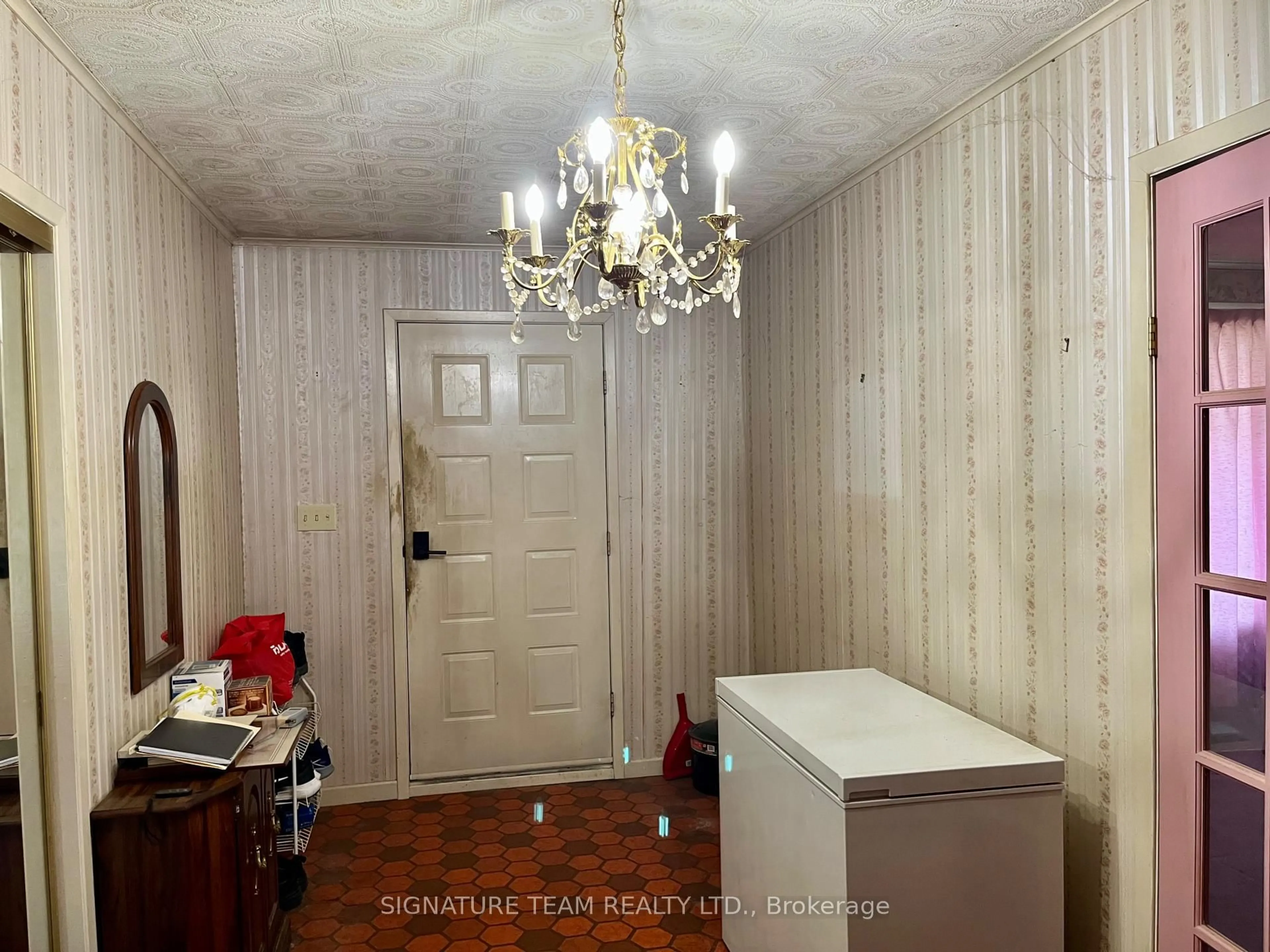A pic of a room for 1528 Mcgrath Rd, Eganville Ontario K0J 1T0