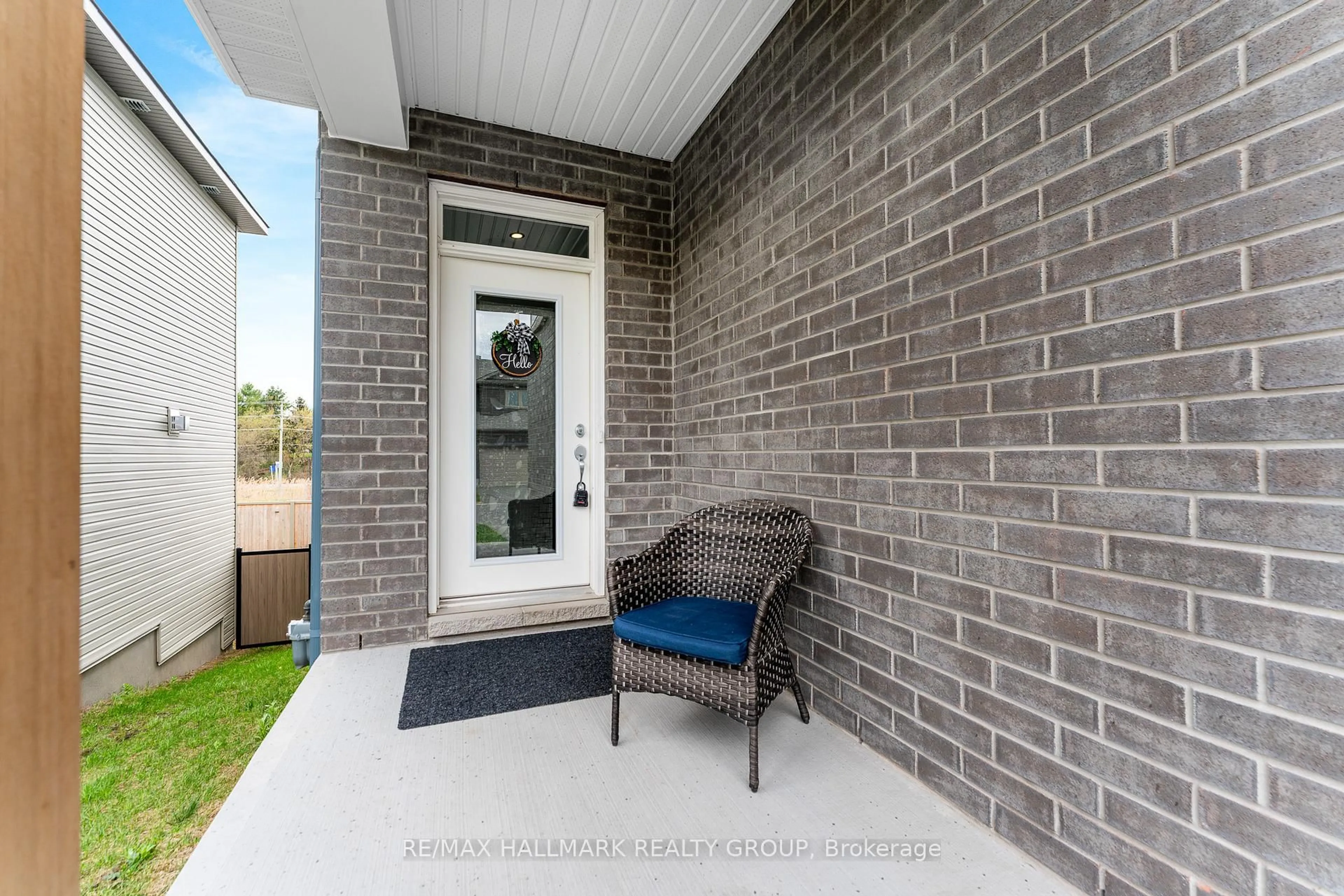 Home with brick exterior material, street for 593 Enclave Lane, Clarence-Rockland Ontario K4K 0M8