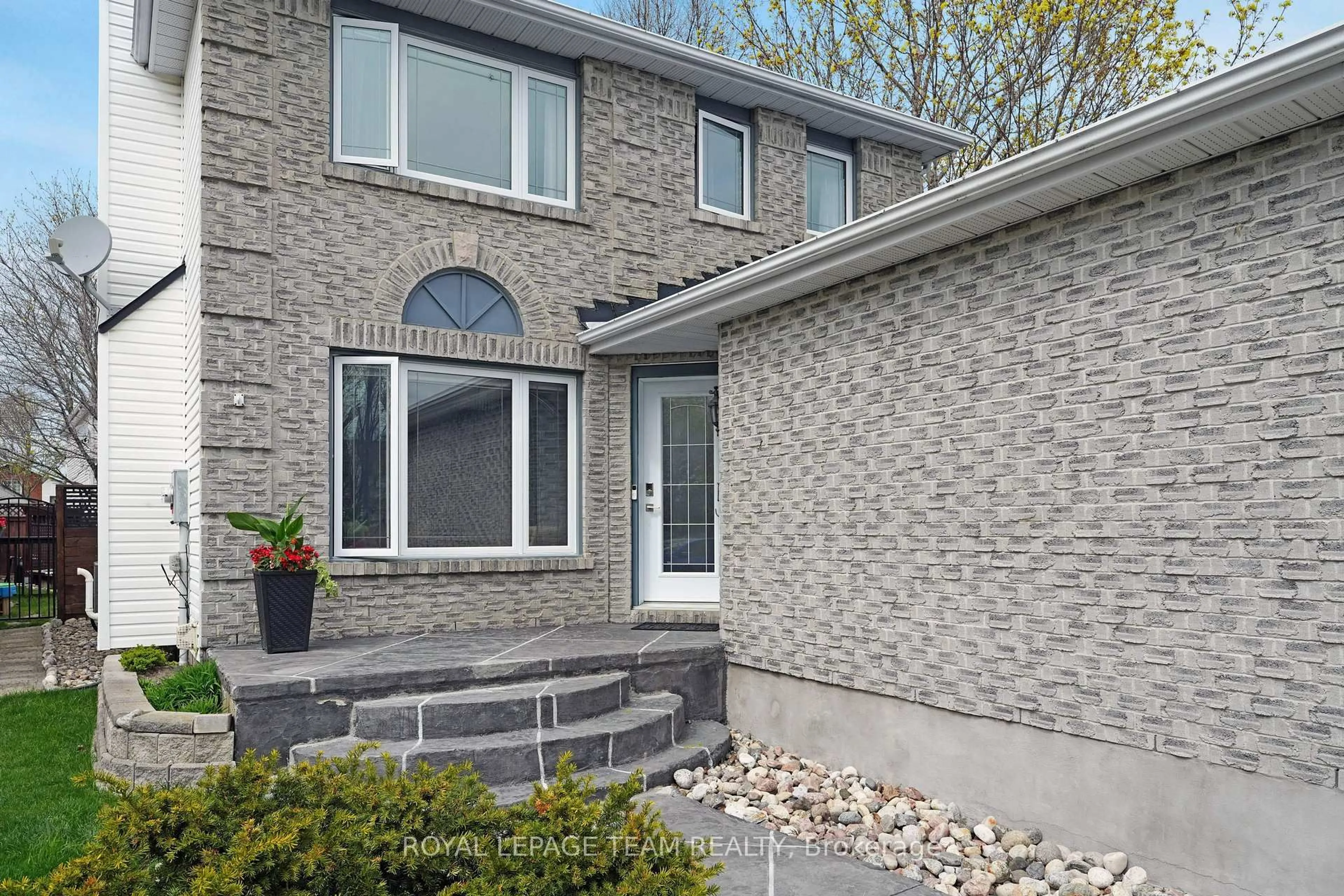 Home with brick exterior material, street for 1415 Shawinigan St, Ottawa Ontario K4A 2N2