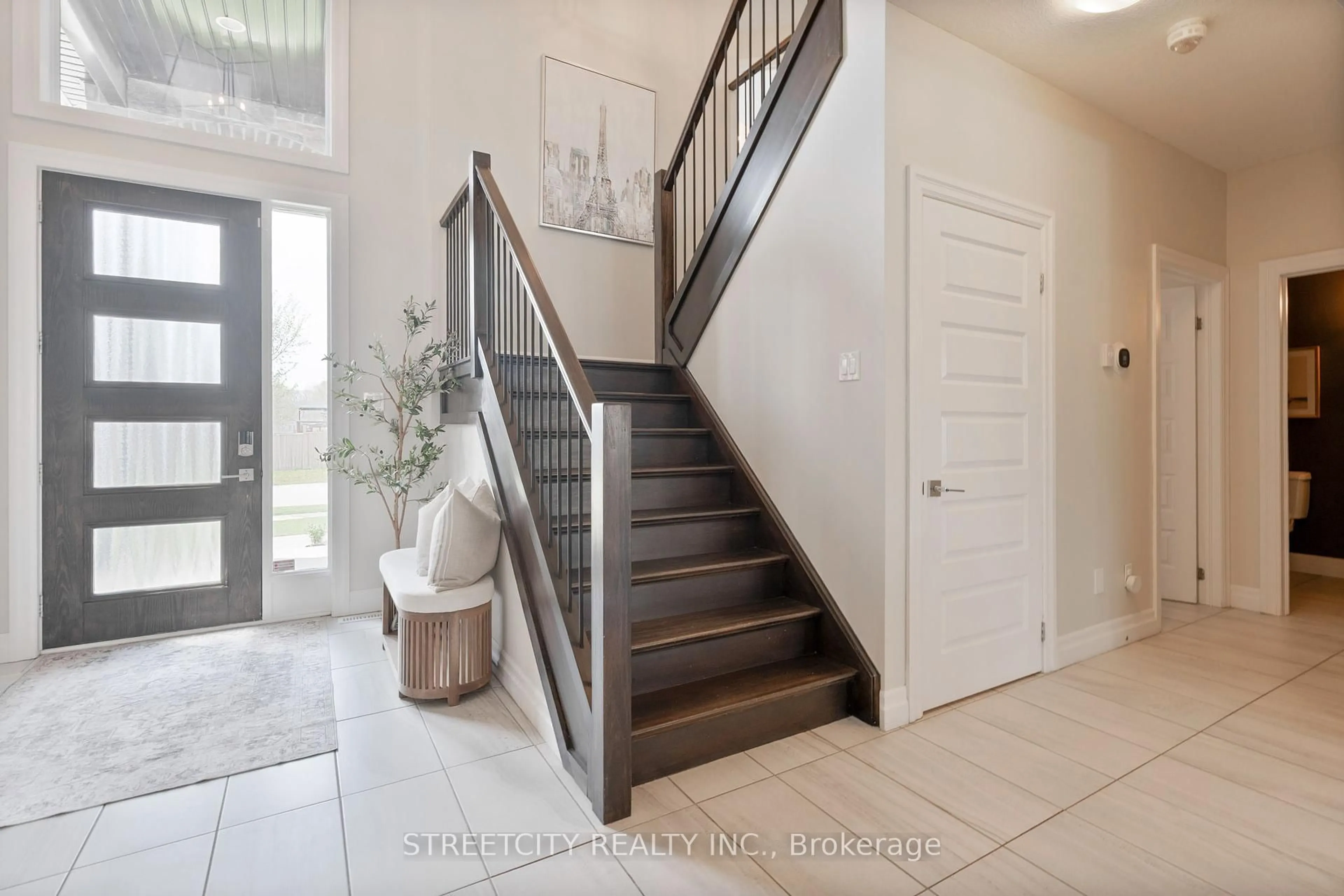Indoor entryway for 2026 Gough Ave, London North Ontario N5X 0K4