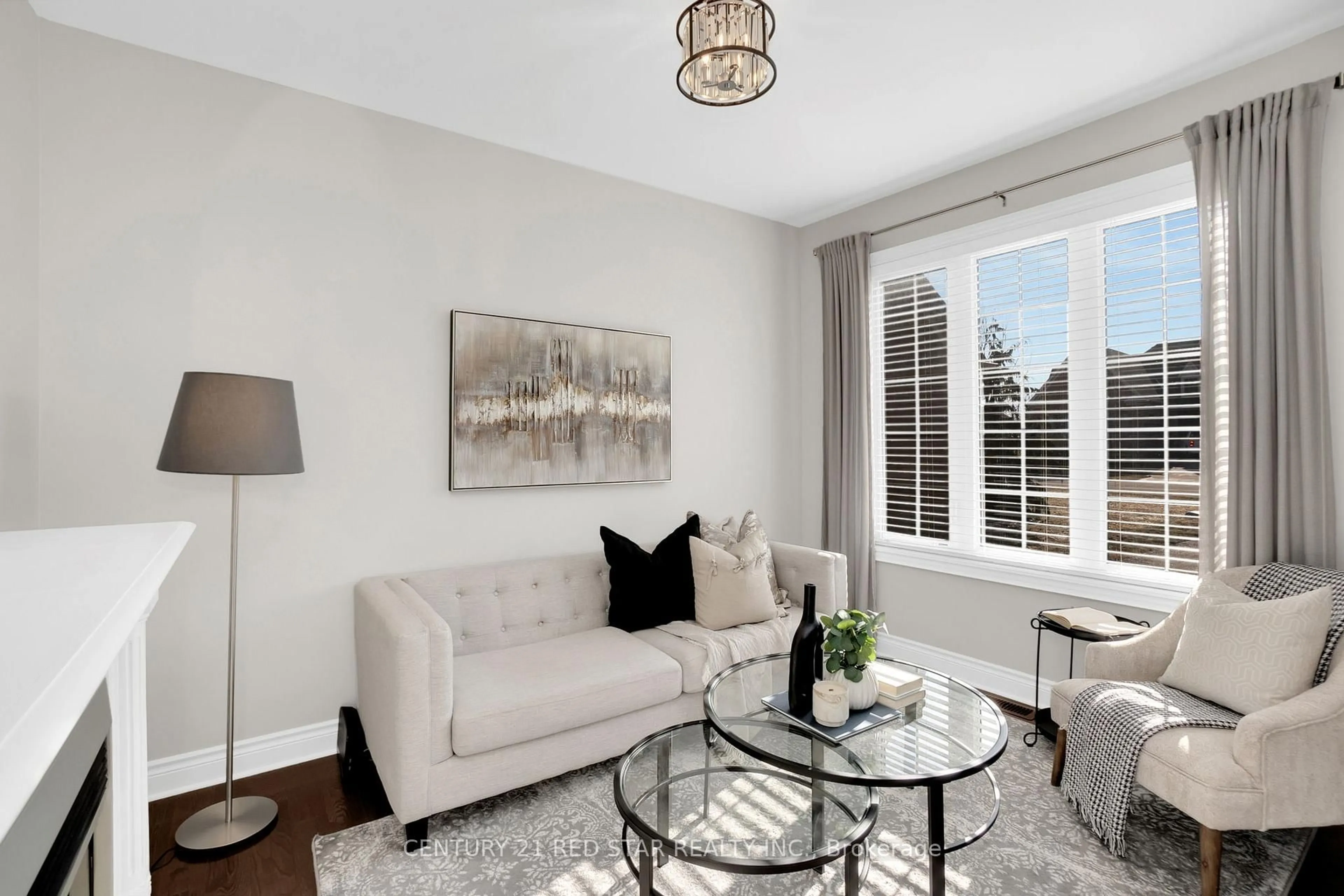 Living room with furniture, unknown for 16 Mitchell Cres, Mono Ontario L9W 6W6