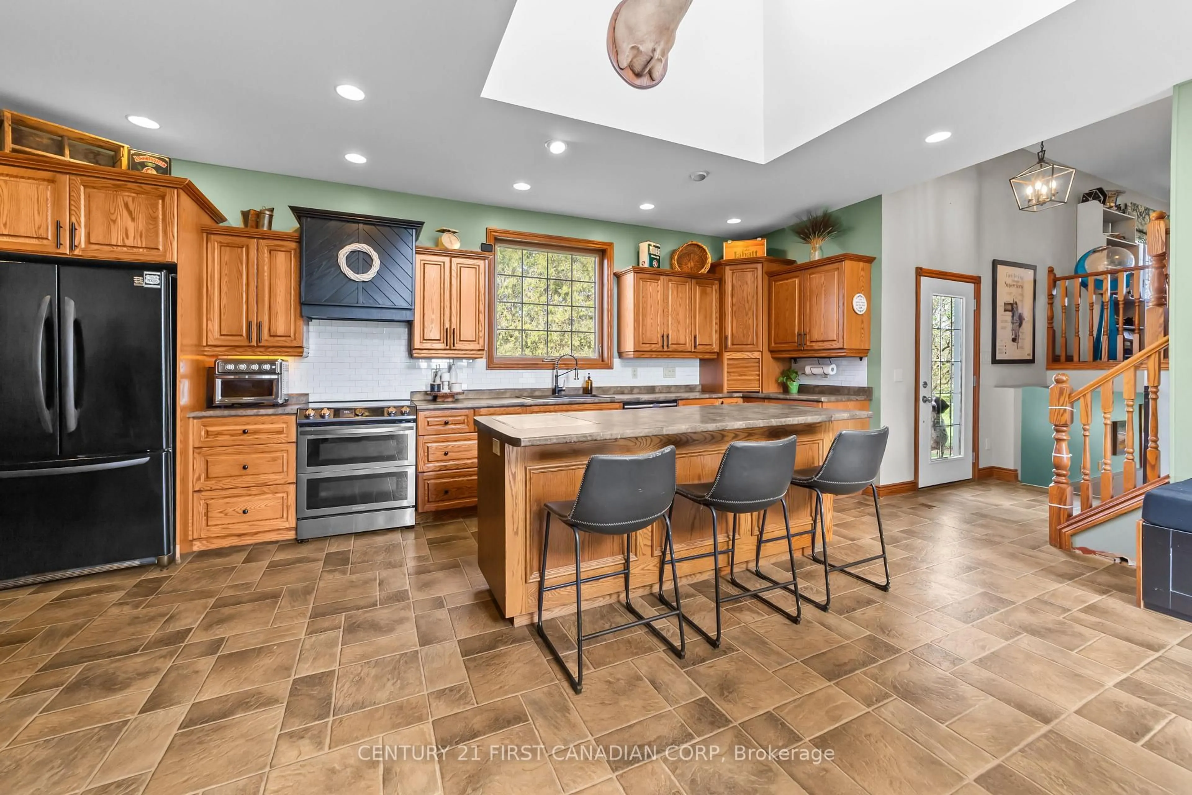 Open concept kitchen, ceramic/tile floor for 5291 Mount Carmel Dr, North Middlesex Ontario N0M 2J0