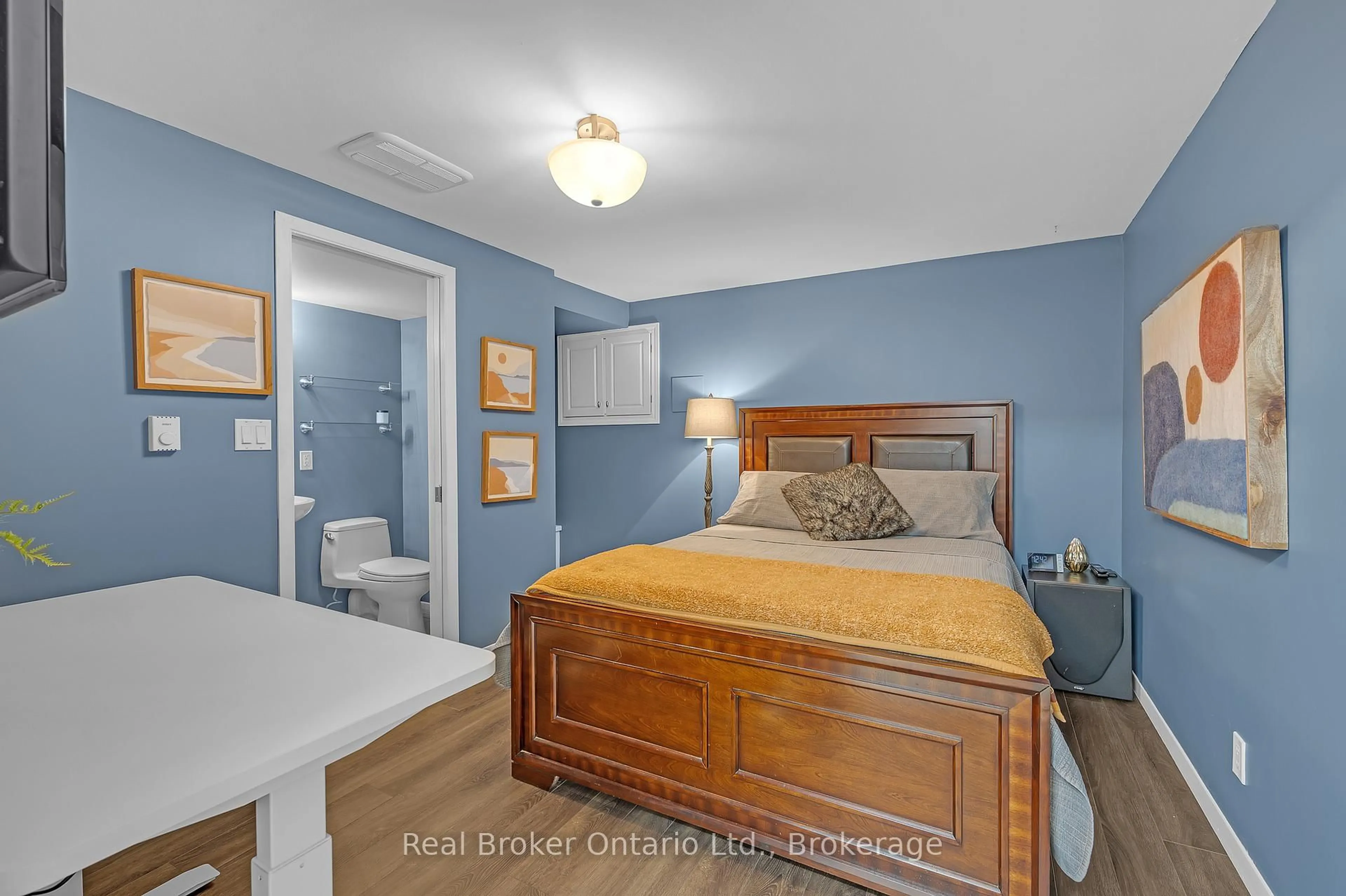 Bedroom with bed, unknown for 177 Main St #8, Grimsby Ontario L3M 1S1