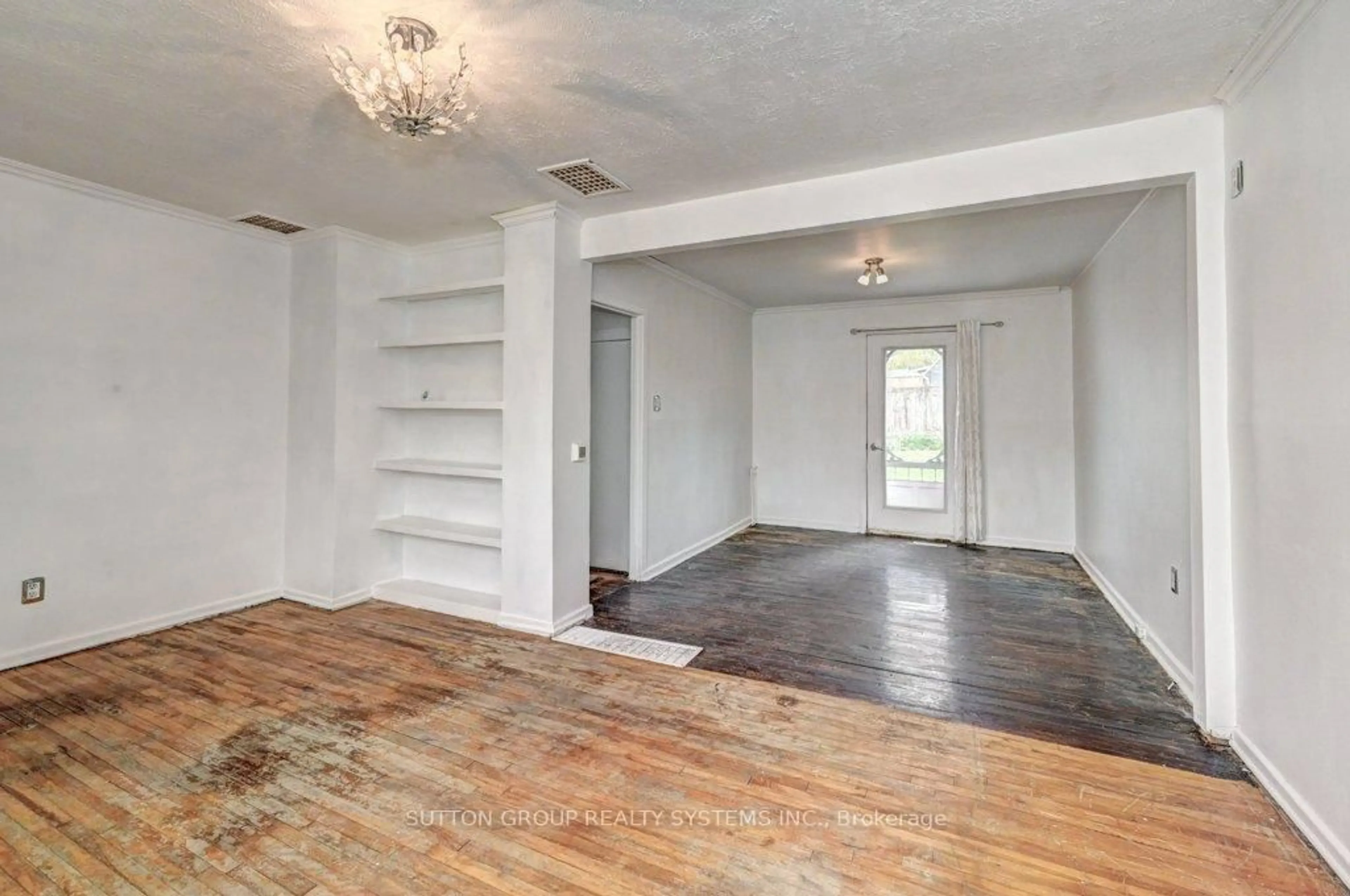 A pic of a room for 135 Glen Rd, Kitchener Ontario N2M 3G1