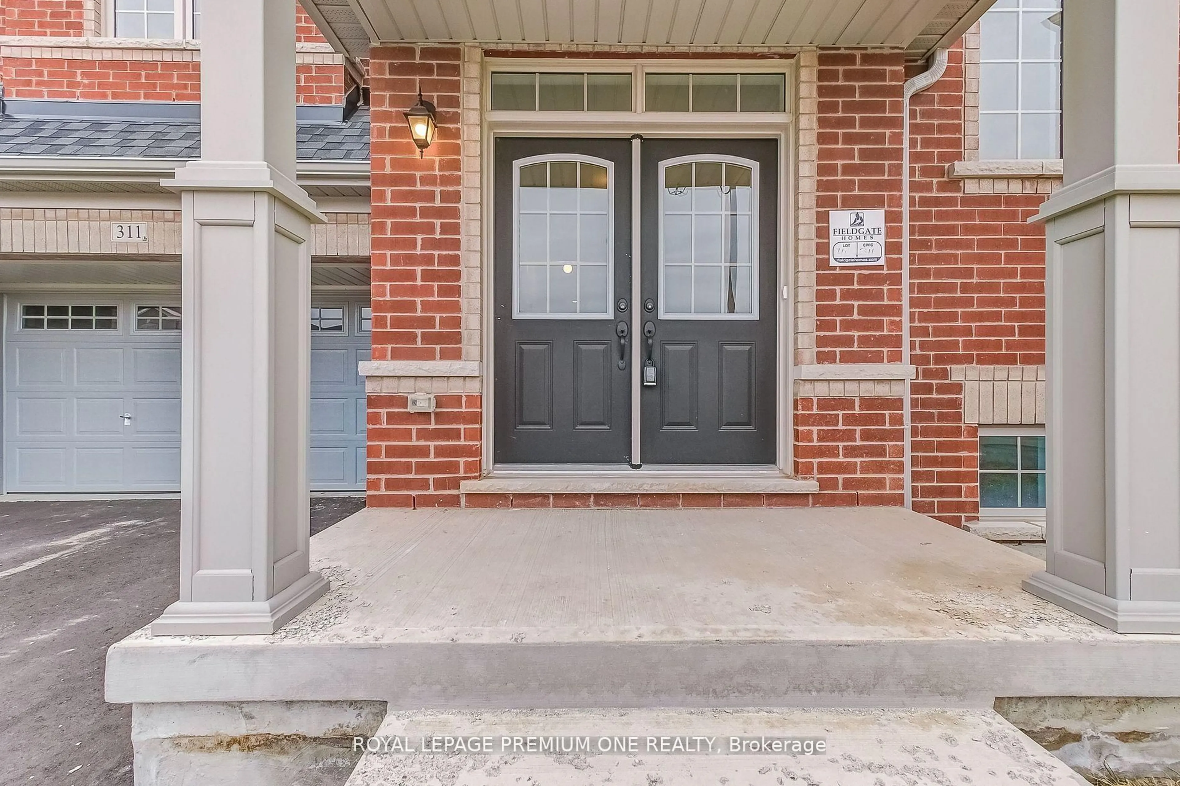 Indoor entryway for 311 Trillium Crt, Shelburne Ontario L9V 3Y2