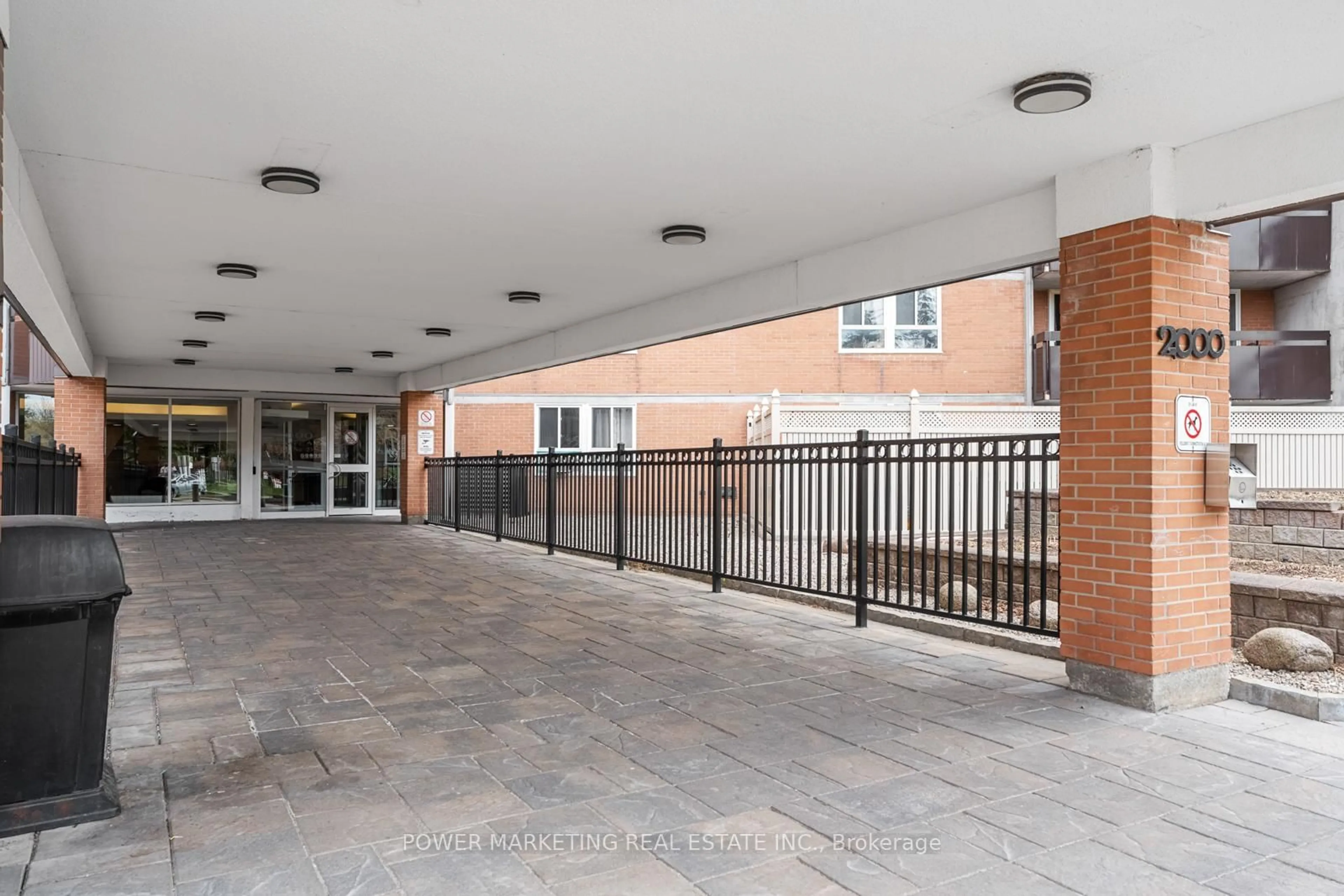 Unknown for 2000 Jasmine Cres #612, Ottawa Ontario K1J 8K4