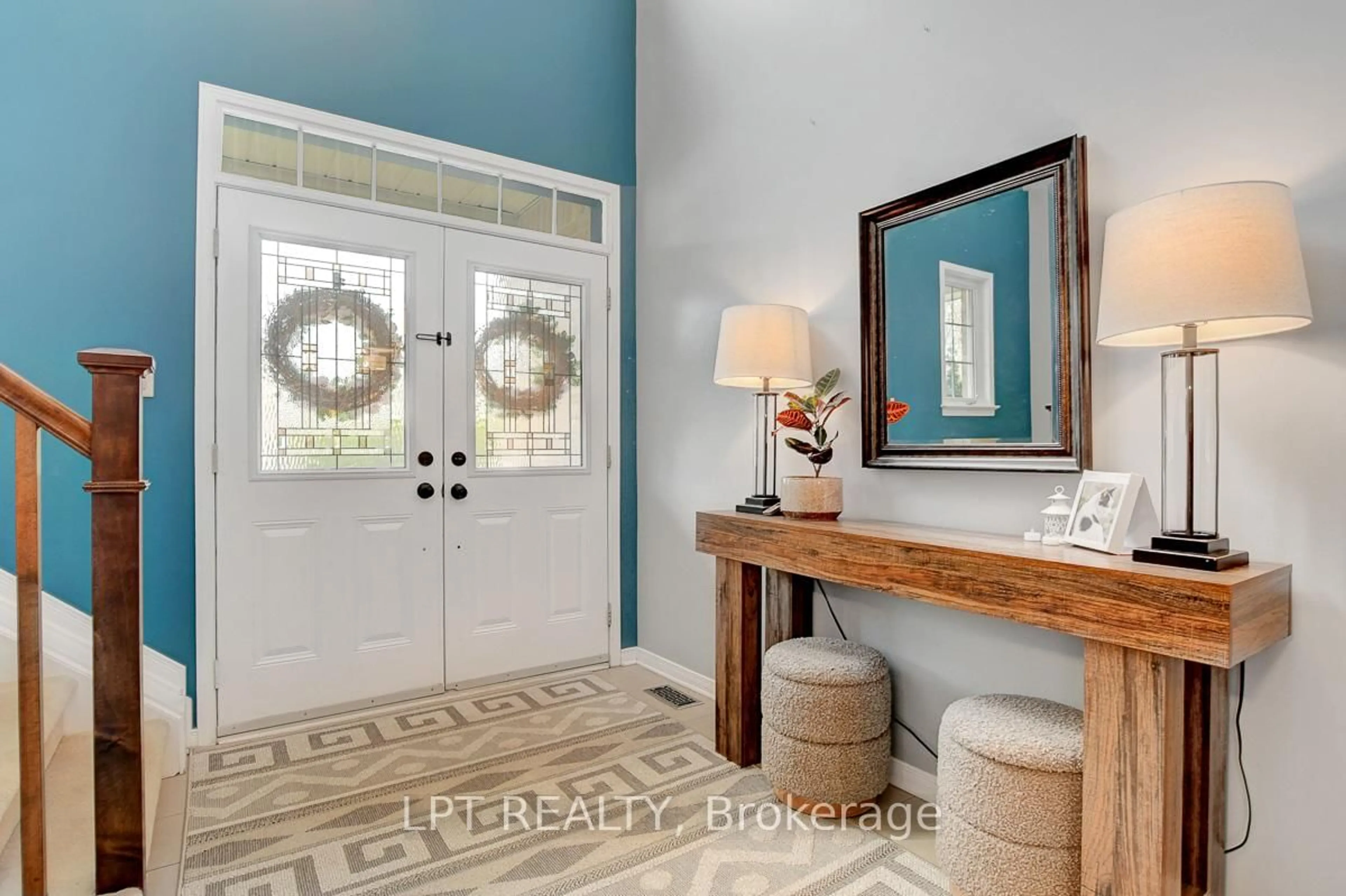 Indoor entryway for 345 Eckerson Ave, Ottawa Ontario K2S 0K9