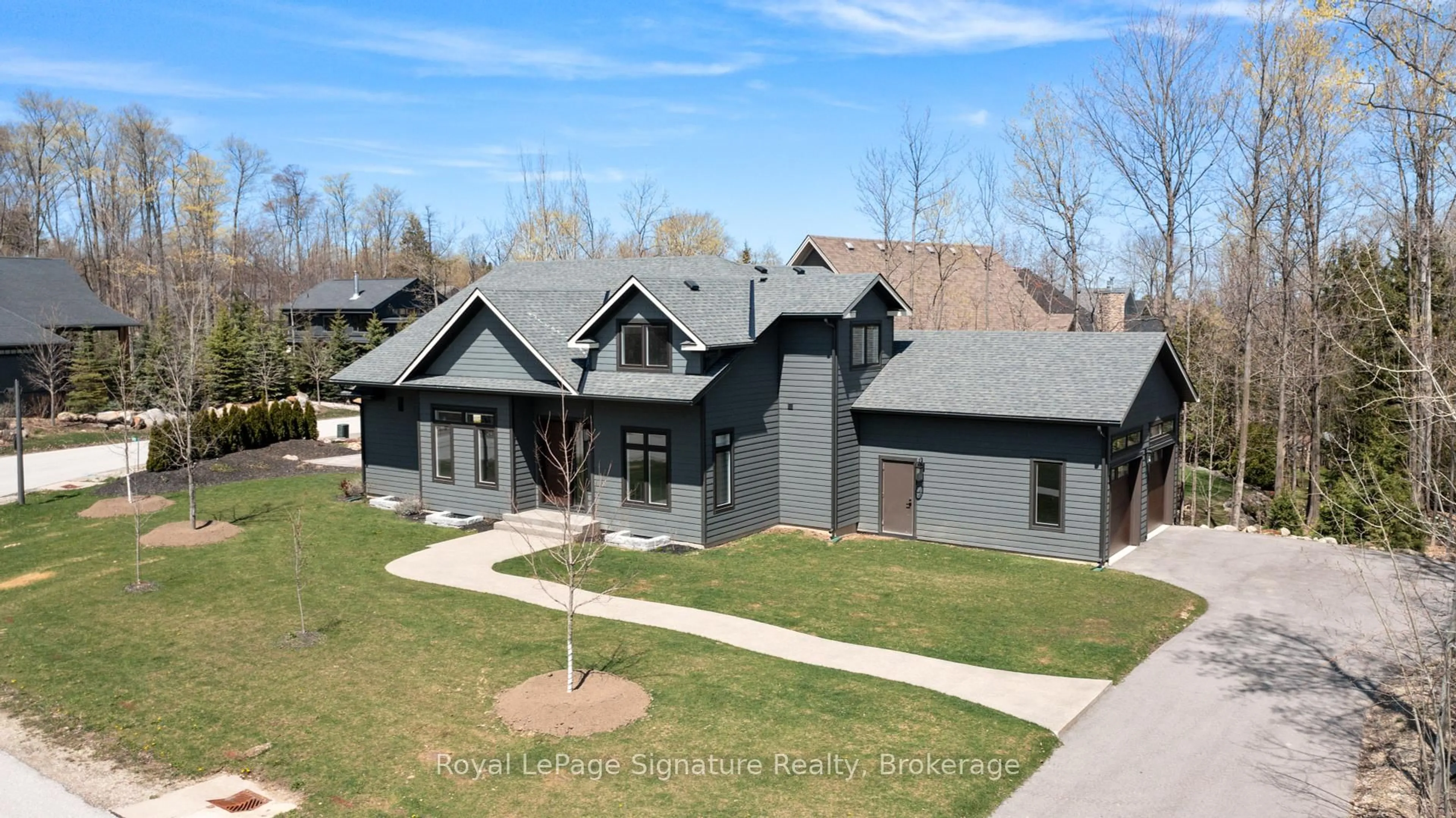 Home with brick exterior material, unknown for 115 Rankin's Cres, Blue Mountains Ontario N0H 2P0
