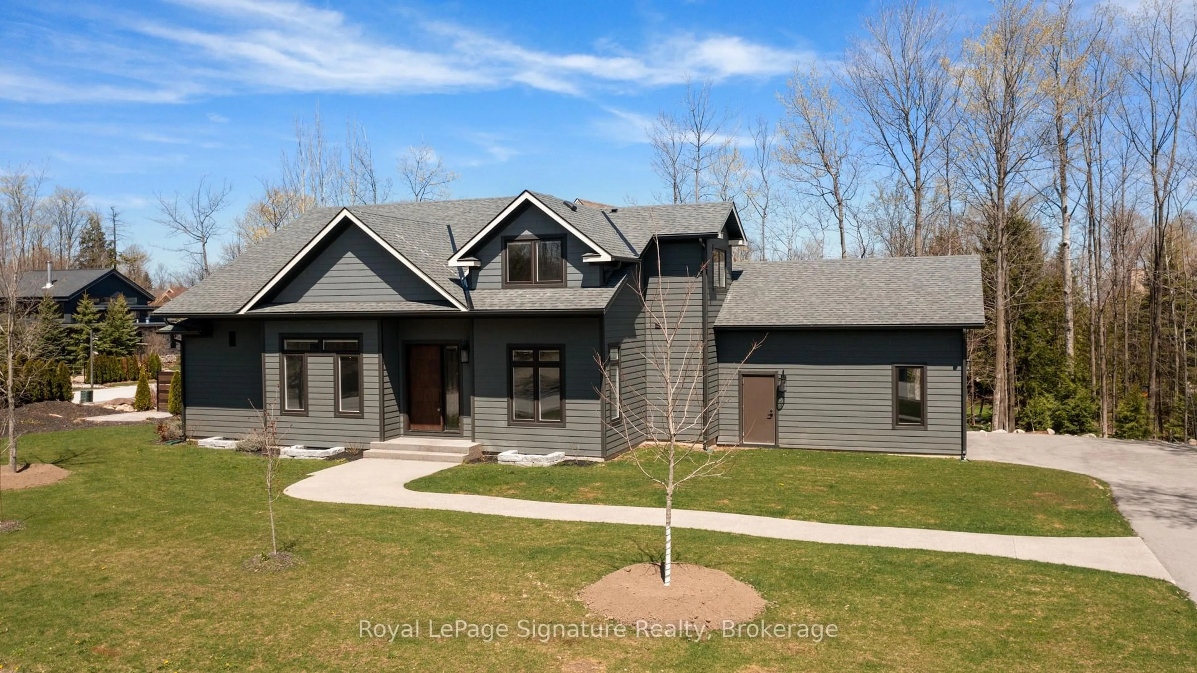 Home with brick exterior material, unknown for 115 Rankin's Cres, Blue Mountains Ontario N0H 2P0