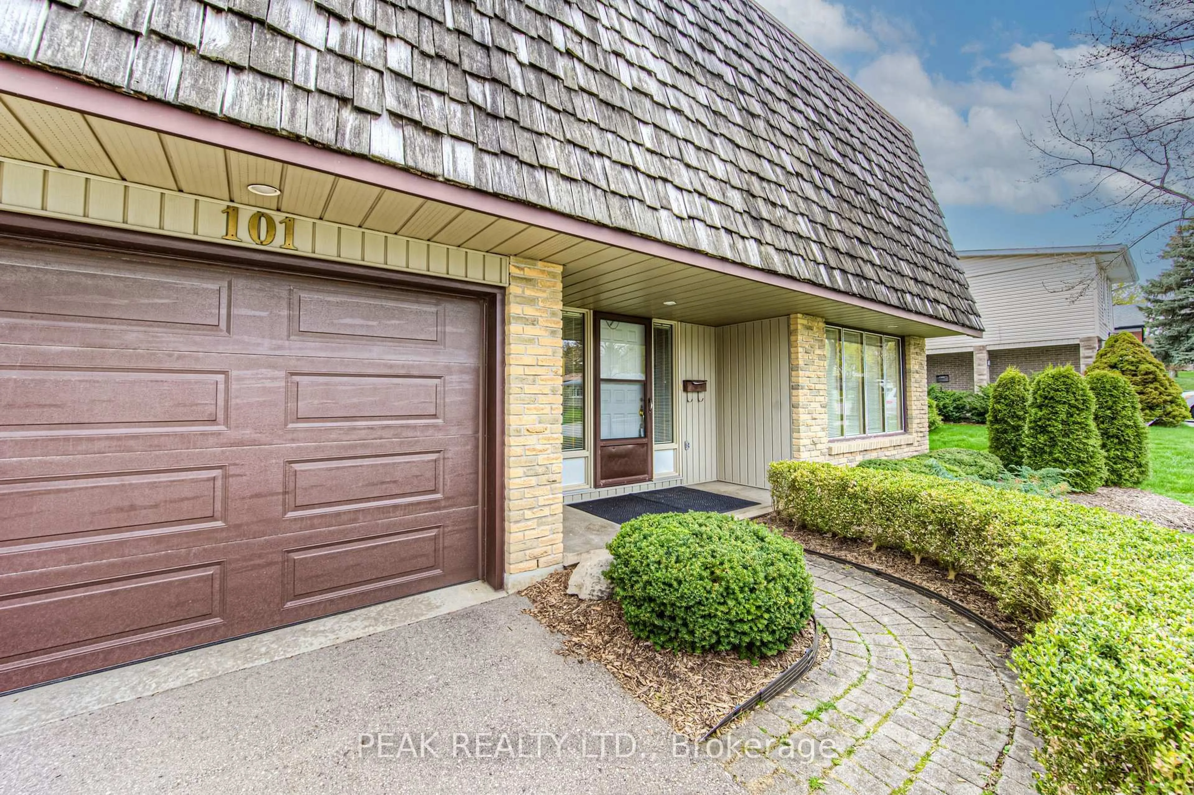 Home with brick exterior material, street for 101 Blackwell Dr, Kitchener Ontario N2N 1S8