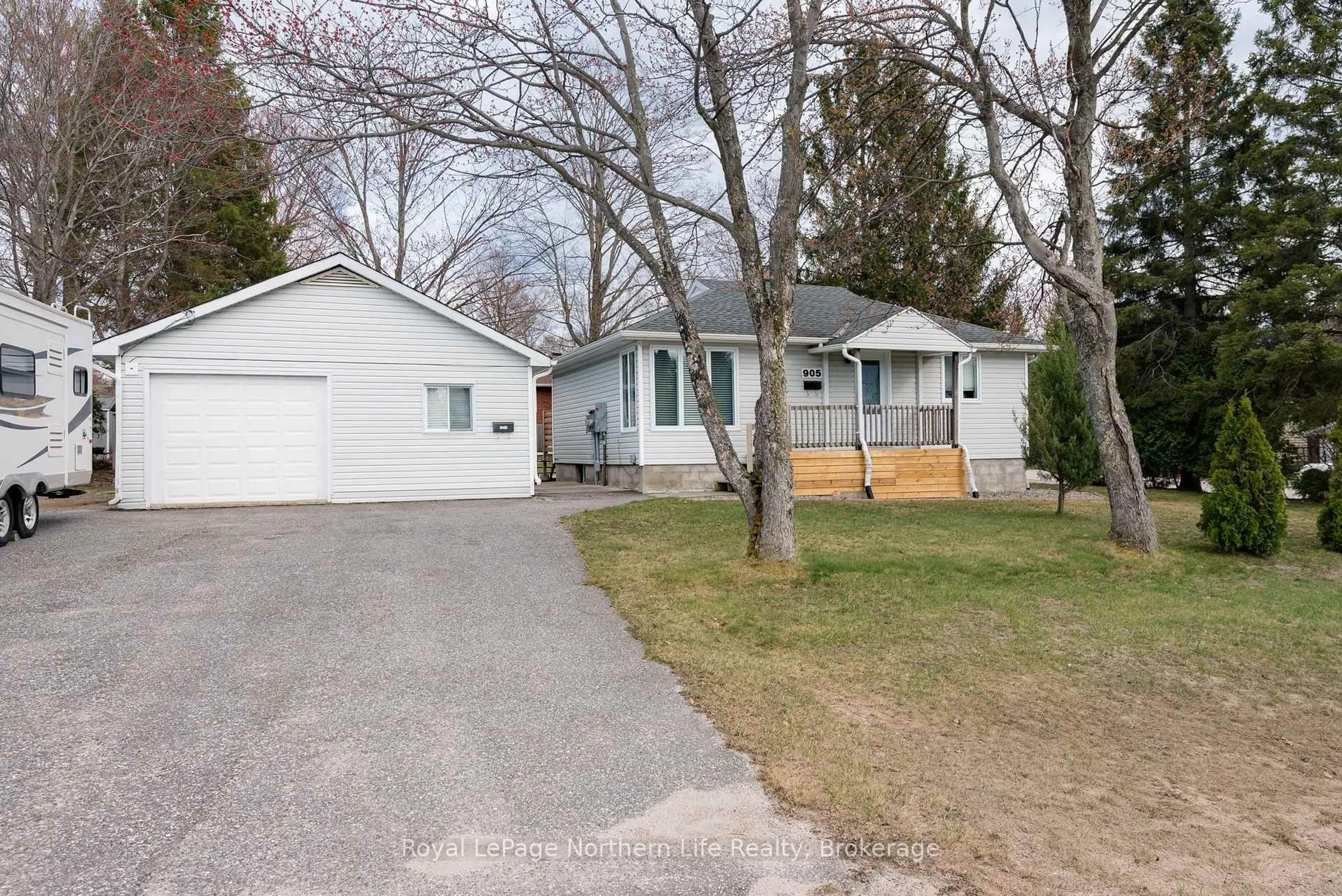 Unknown for 905 Airport Rd, North Bay Ontario P1C 1A5