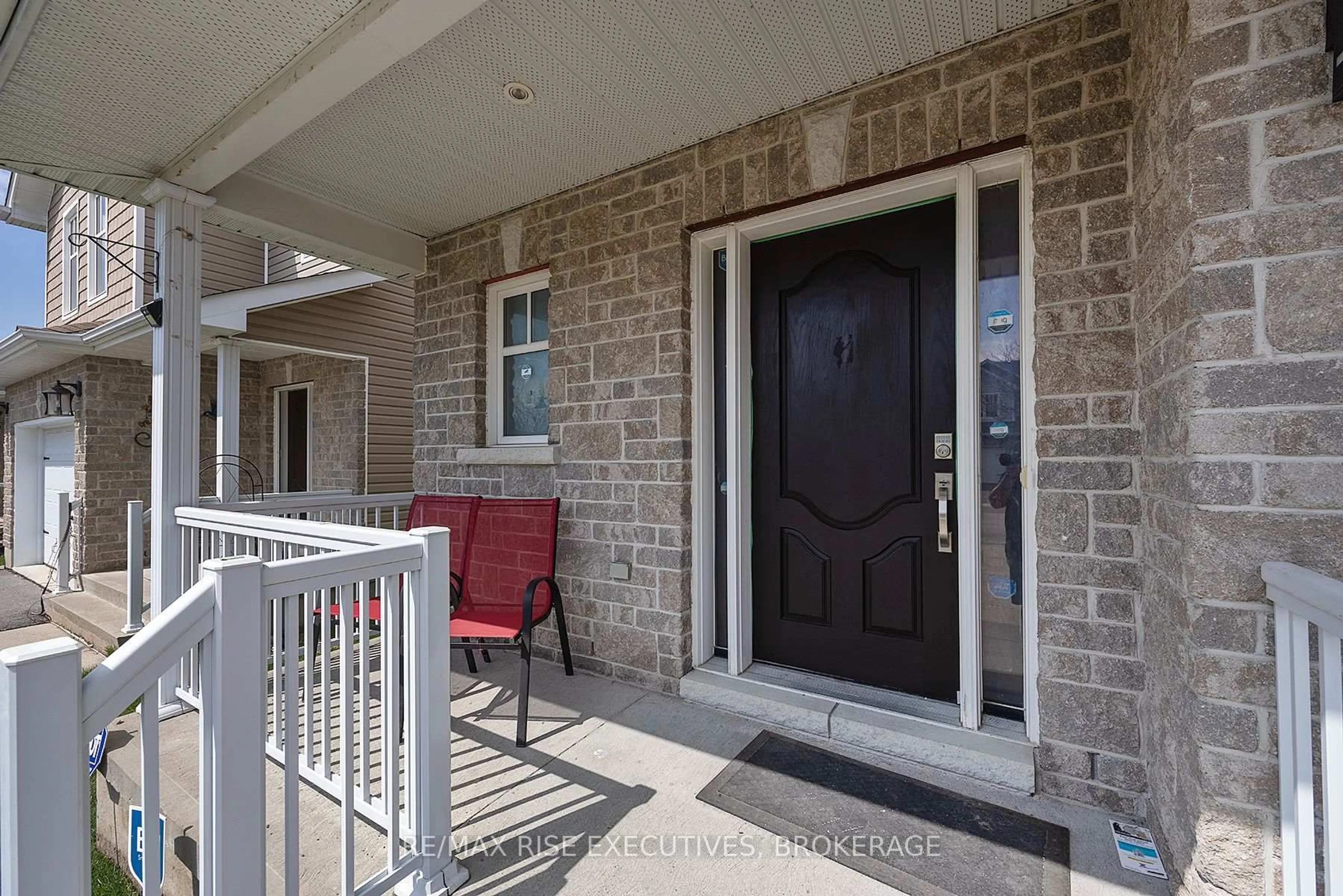 Indoor entryway for 1521 Crimson Cres, Kingston Ontario K7P 0H4