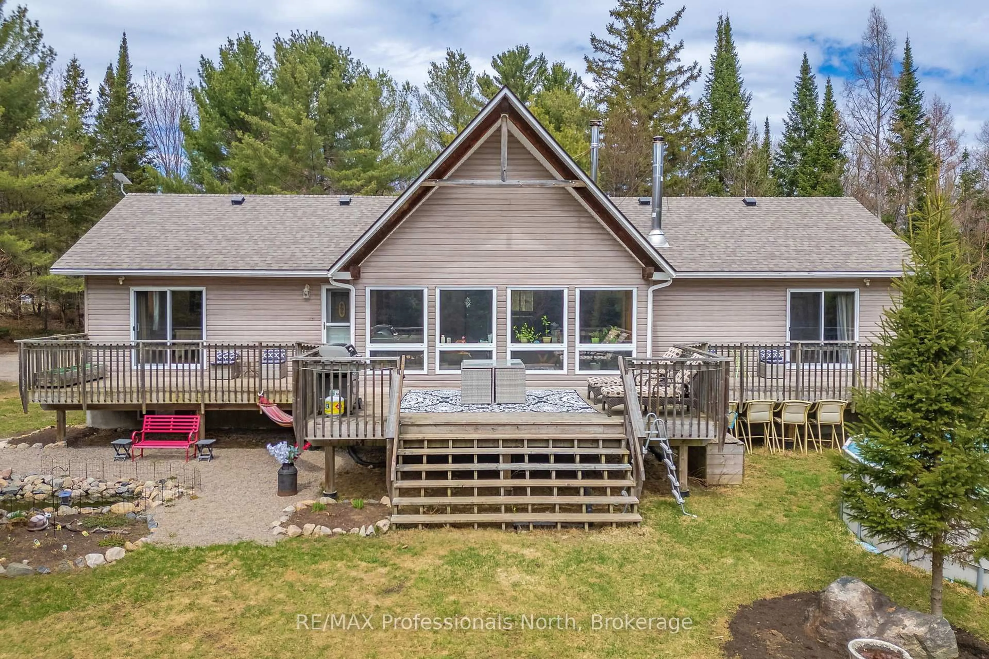 Patio, water/lake/river/ocean view for 649 YEARLEY Rd, Huntsville Ontario P0B 1M0