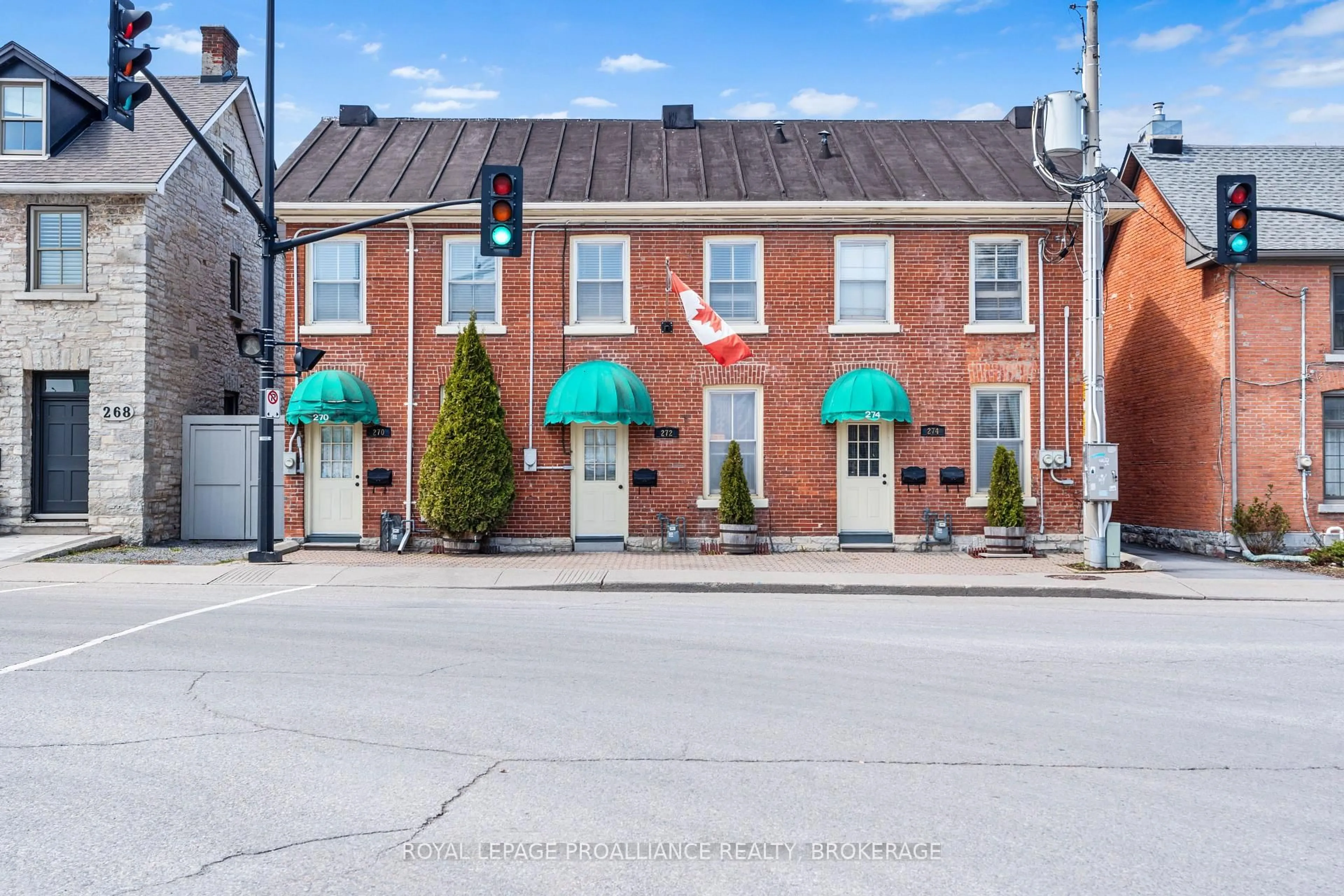 Patio, street for 272 Wellington St, Kingston Ontario K7K 2Z1