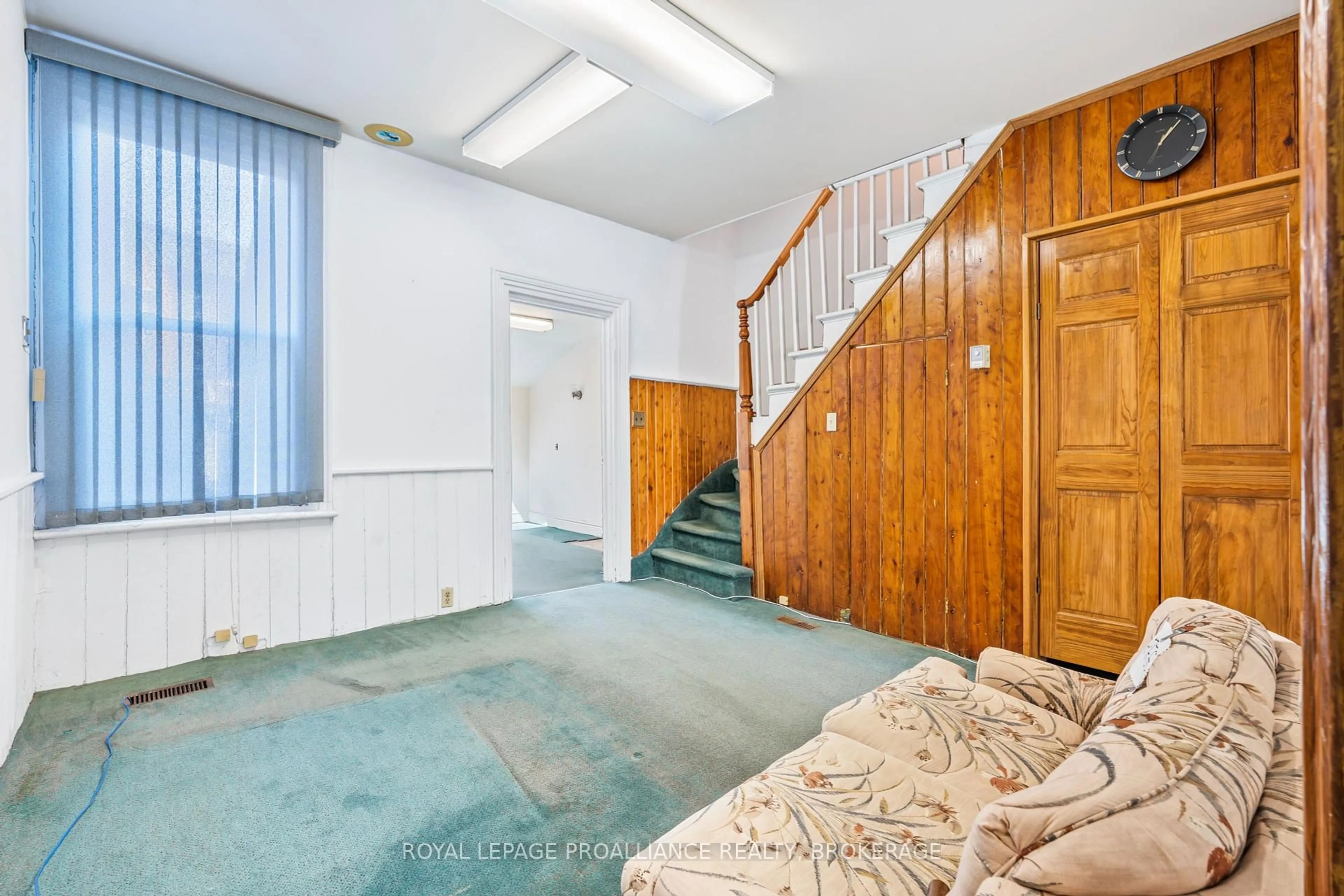 Unknown for 272 Wellington St, Kingston Ontario K7K 2Z1