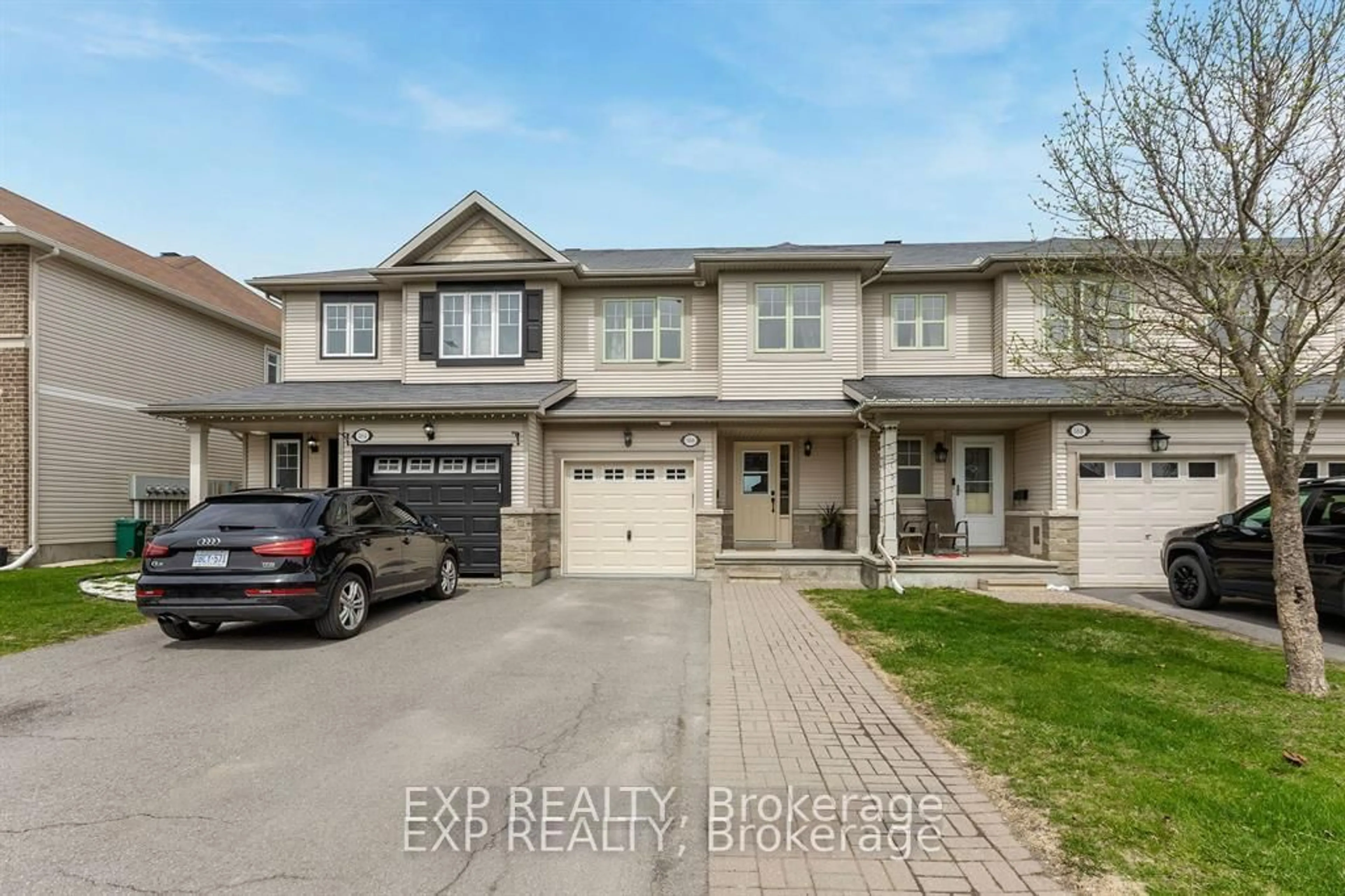 A pic from outside/outdoor area/front of a property/back of a property/a pic from drone, street for 166 TRAIL SIDE Circ, Ottawa Ontario K4A 5B3