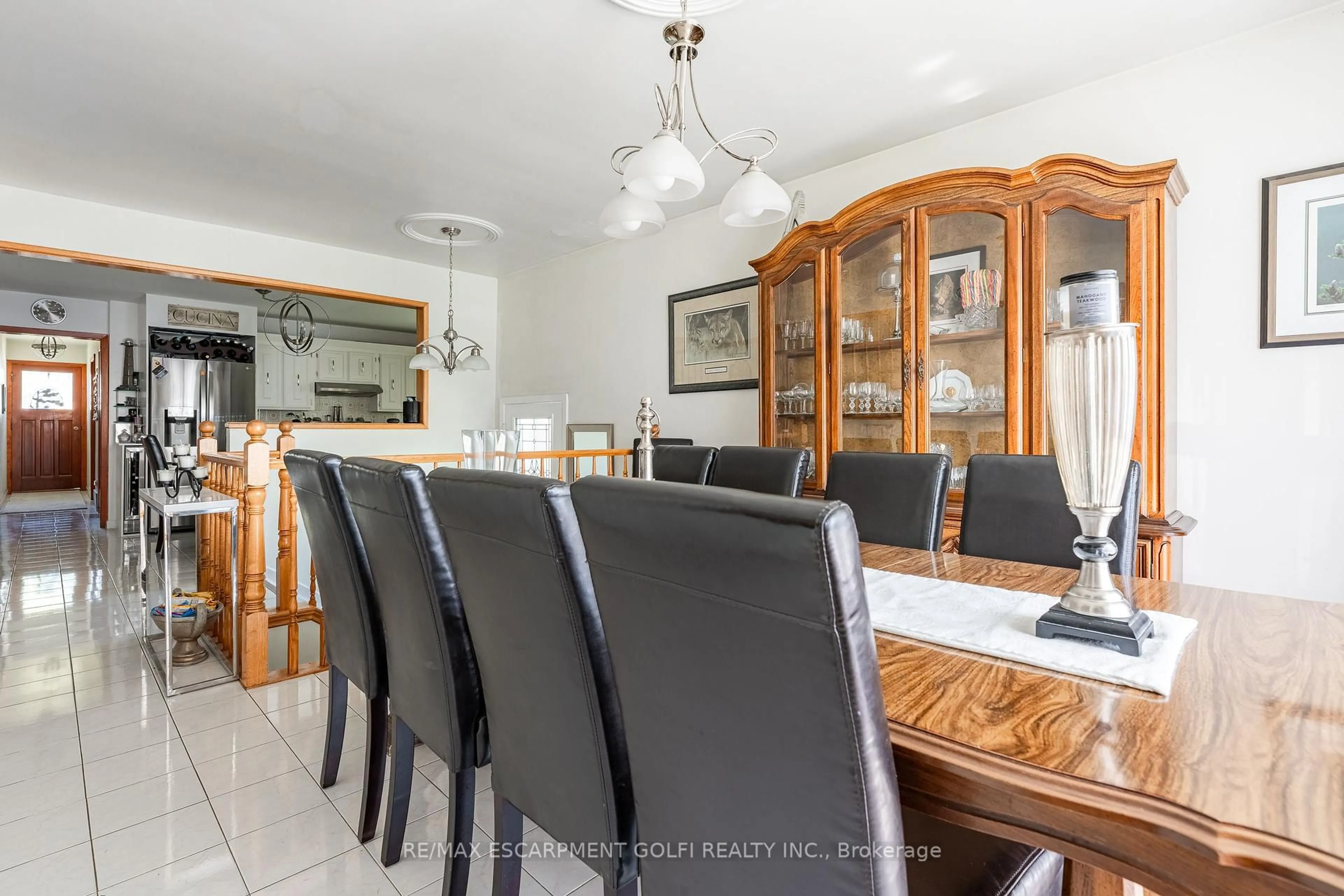 Dining room, unknown for 5347 Elm St, Niagara Falls Ontario L2E 2V5