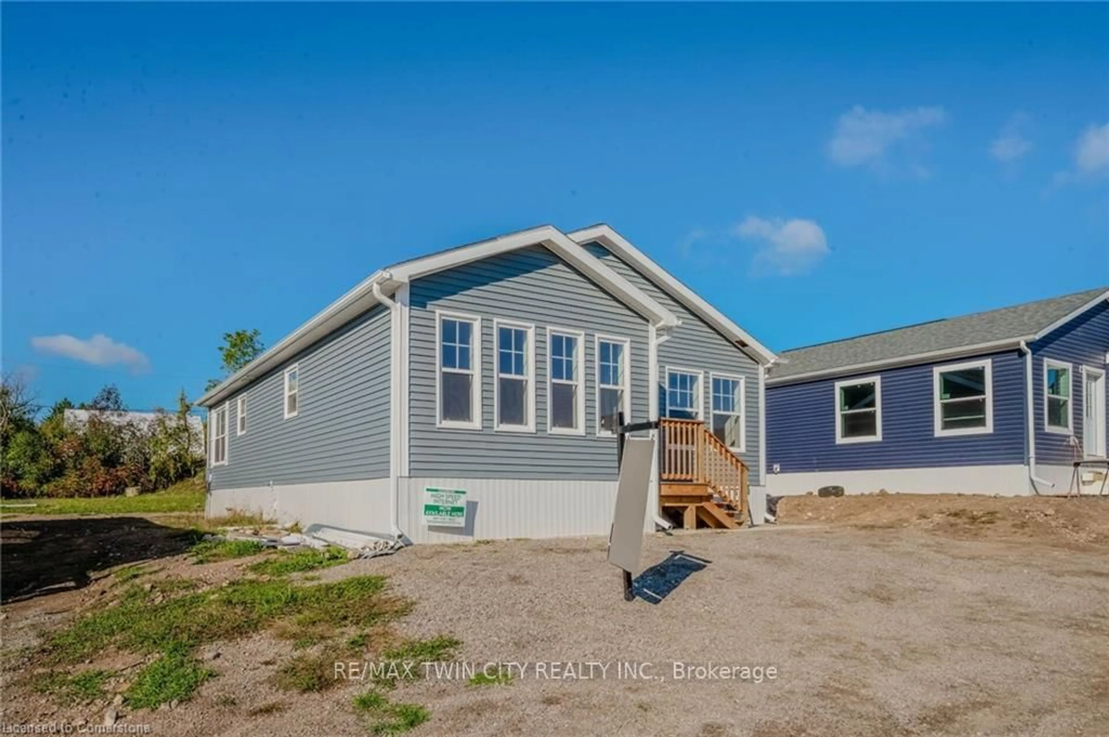 Home with vinyl exterior material, unknown for 1085 Concession 10 Rd #Lot L, Hamilton Ontario L0R 1K0