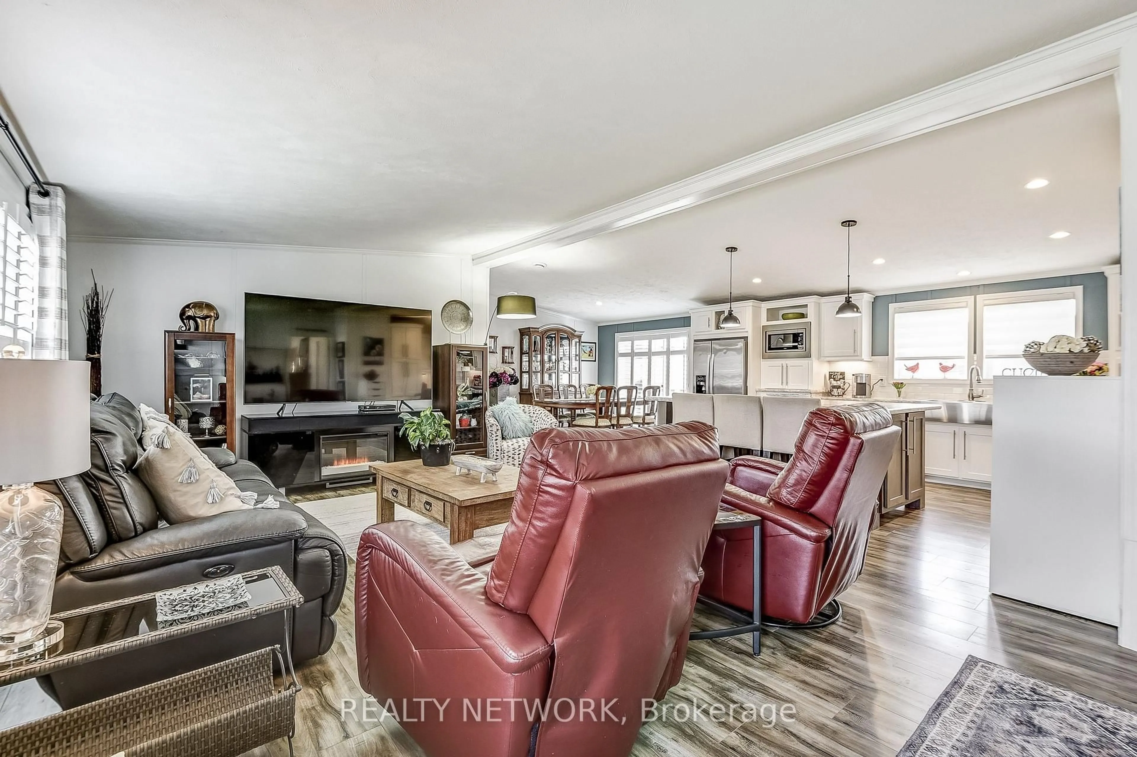 Open concept kitchen, unknown for 17 Silver Aspen Dr, Haldimand Ontario N0A 1L0