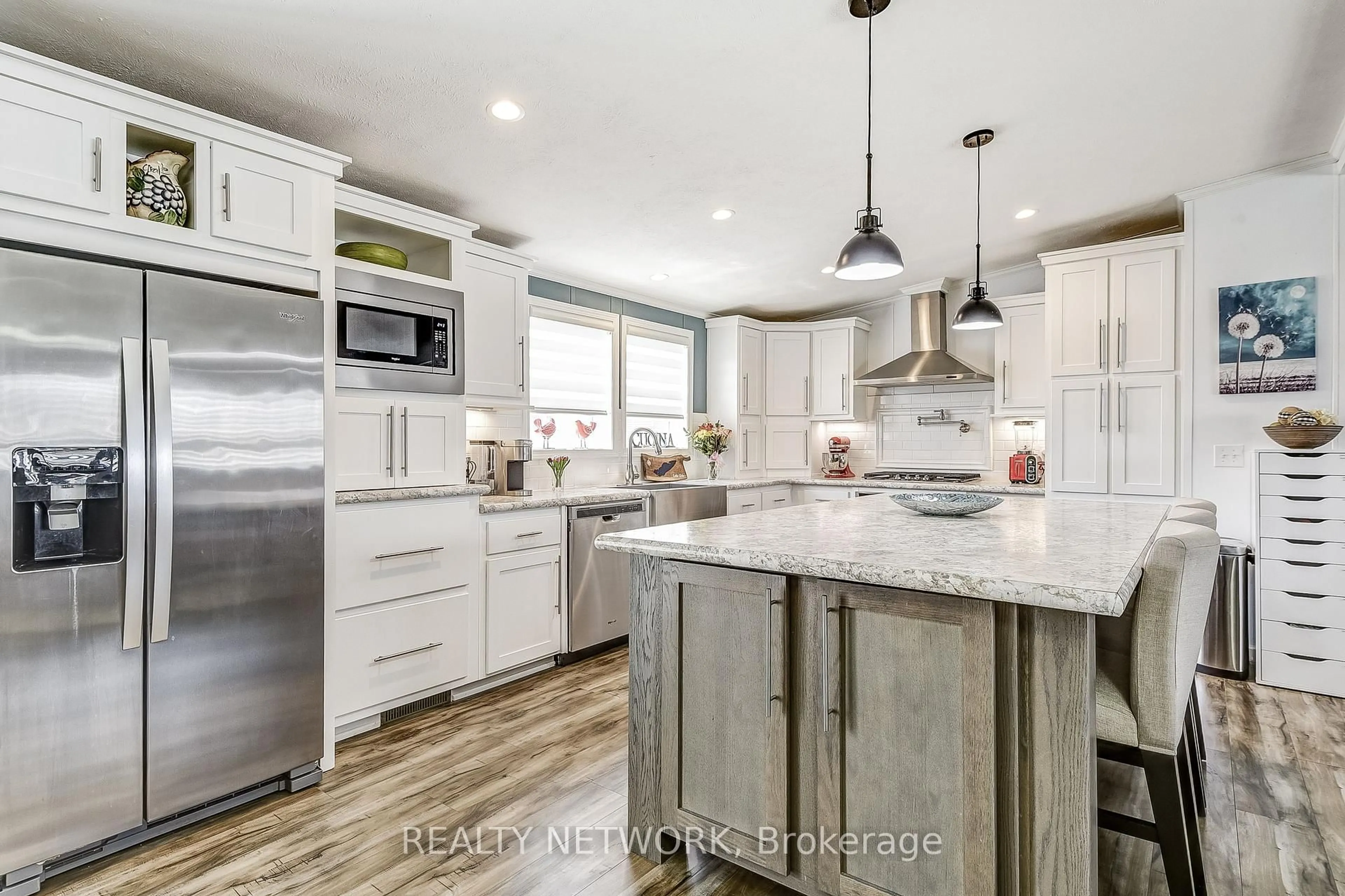 Open concept kitchen, unknown for 17 Silver Aspen Dr, Haldimand Ontario N0A 1L0
