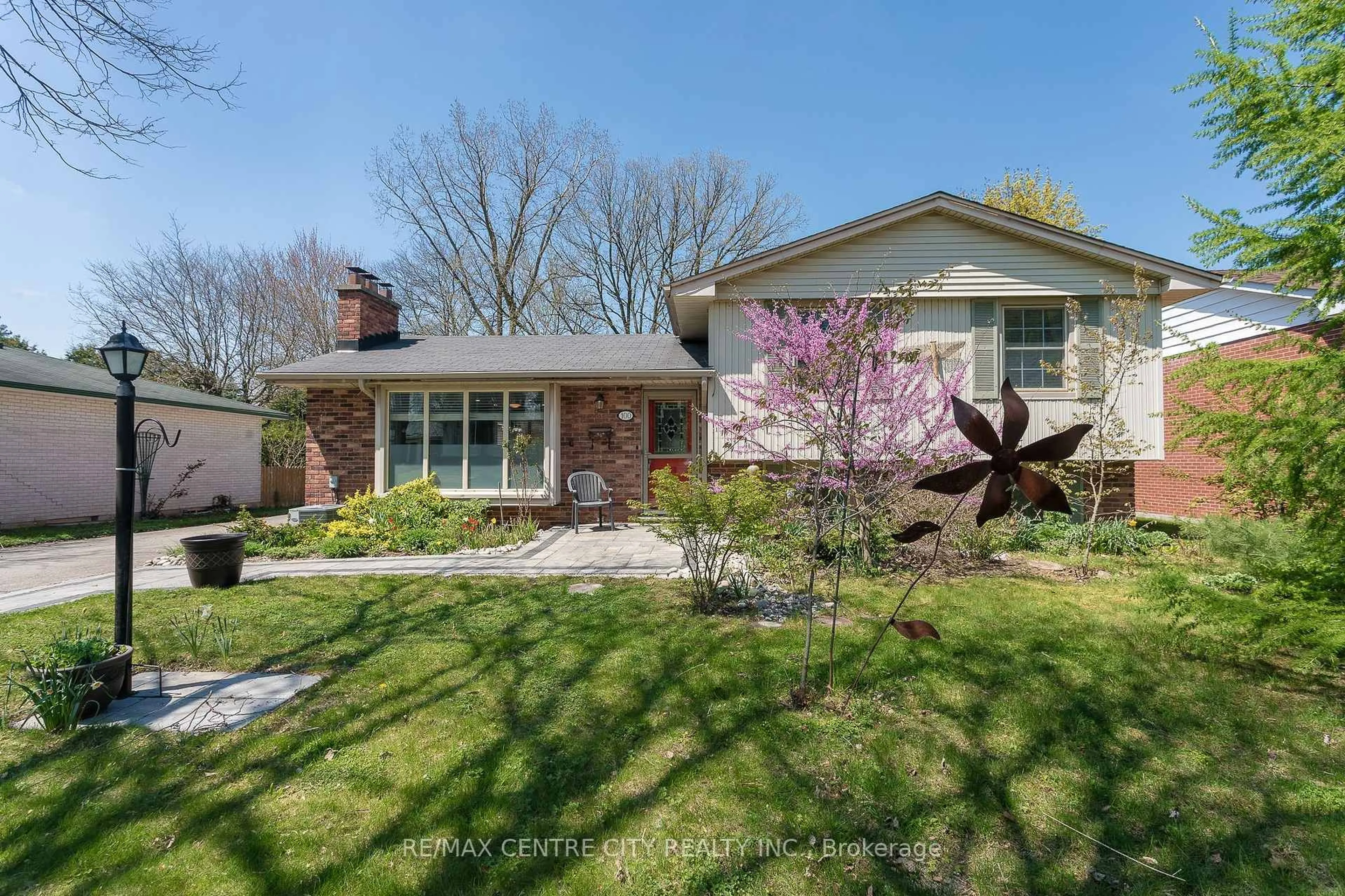 Home with brick exterior material, street for 100 HONEYSUCKLE Cres, London East Ontario N5Y 4P4