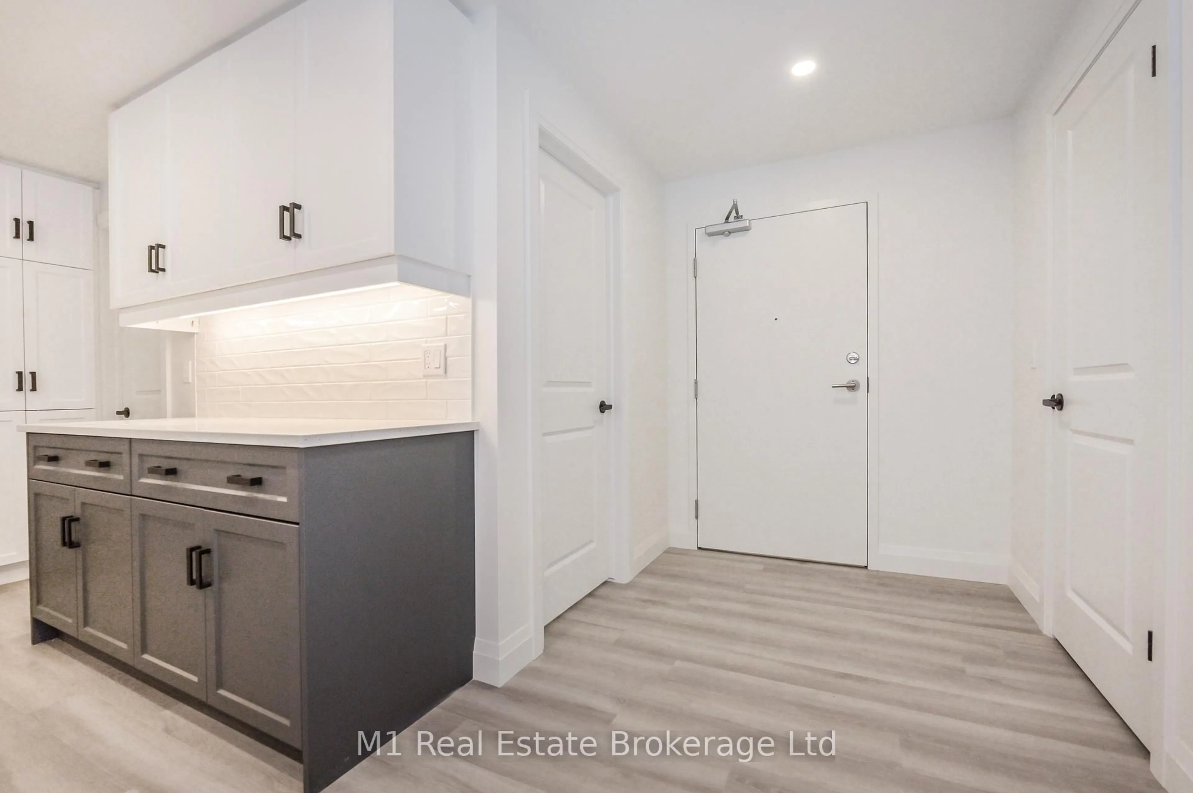 Unknown for 99B Farley Rd #104, Centre Wellington Ontario N1M 0K5