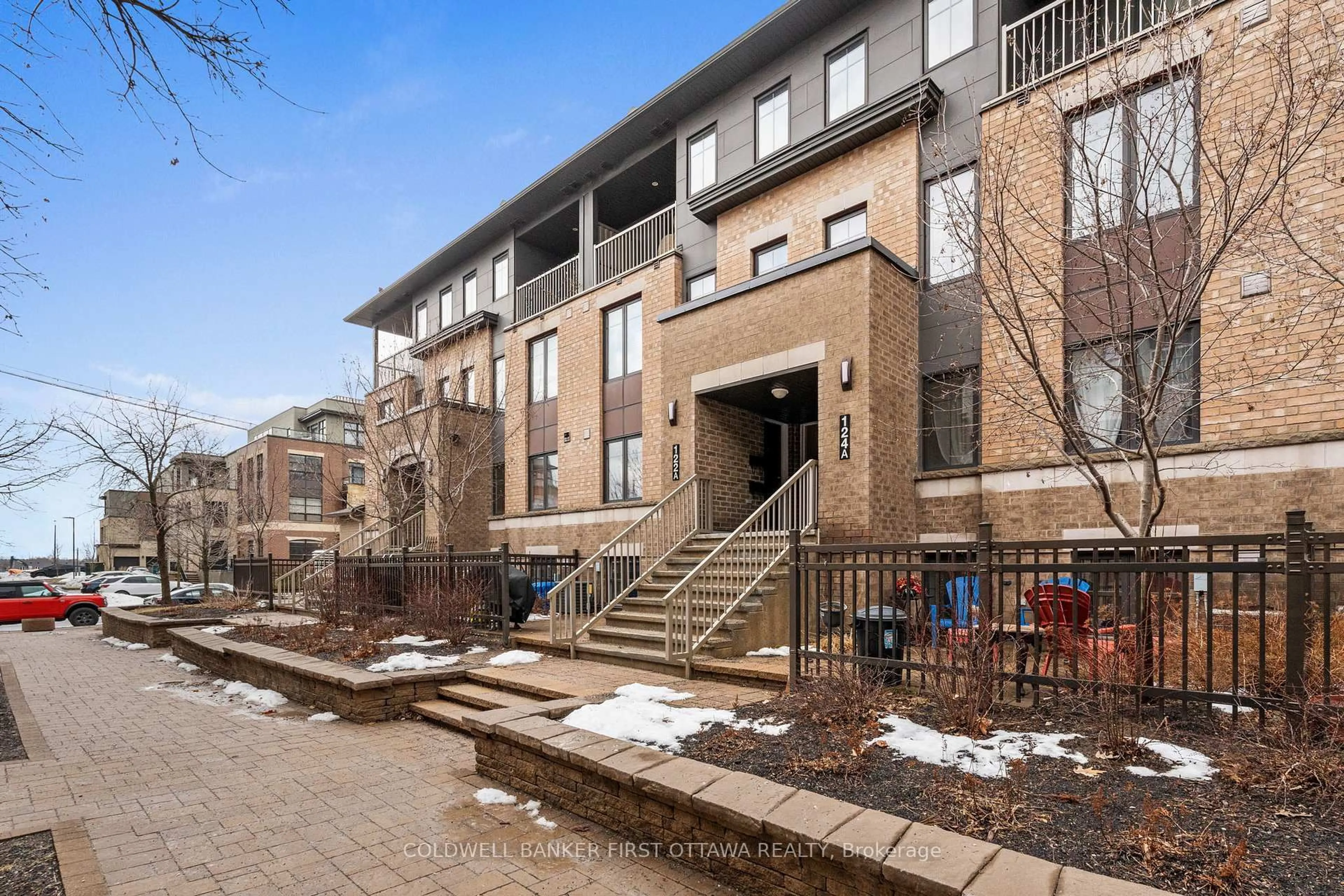 Patio, unknown for 122 LINDENSHADE Dr #B, Ottawa Ontario K2J 5R5