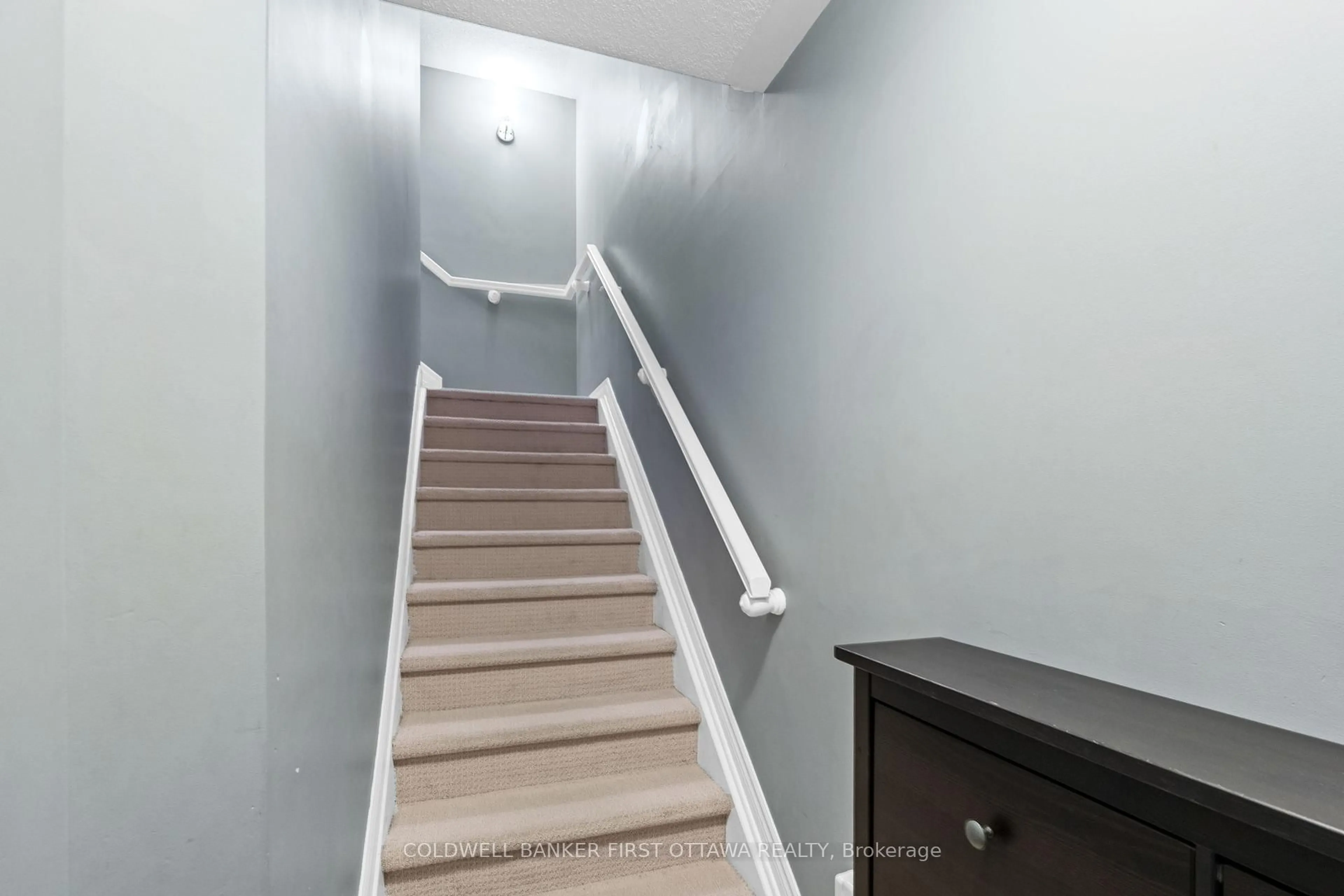Stairs for 122 LINDENSHADE Dr #B, Ottawa Ontario K2J 5R5