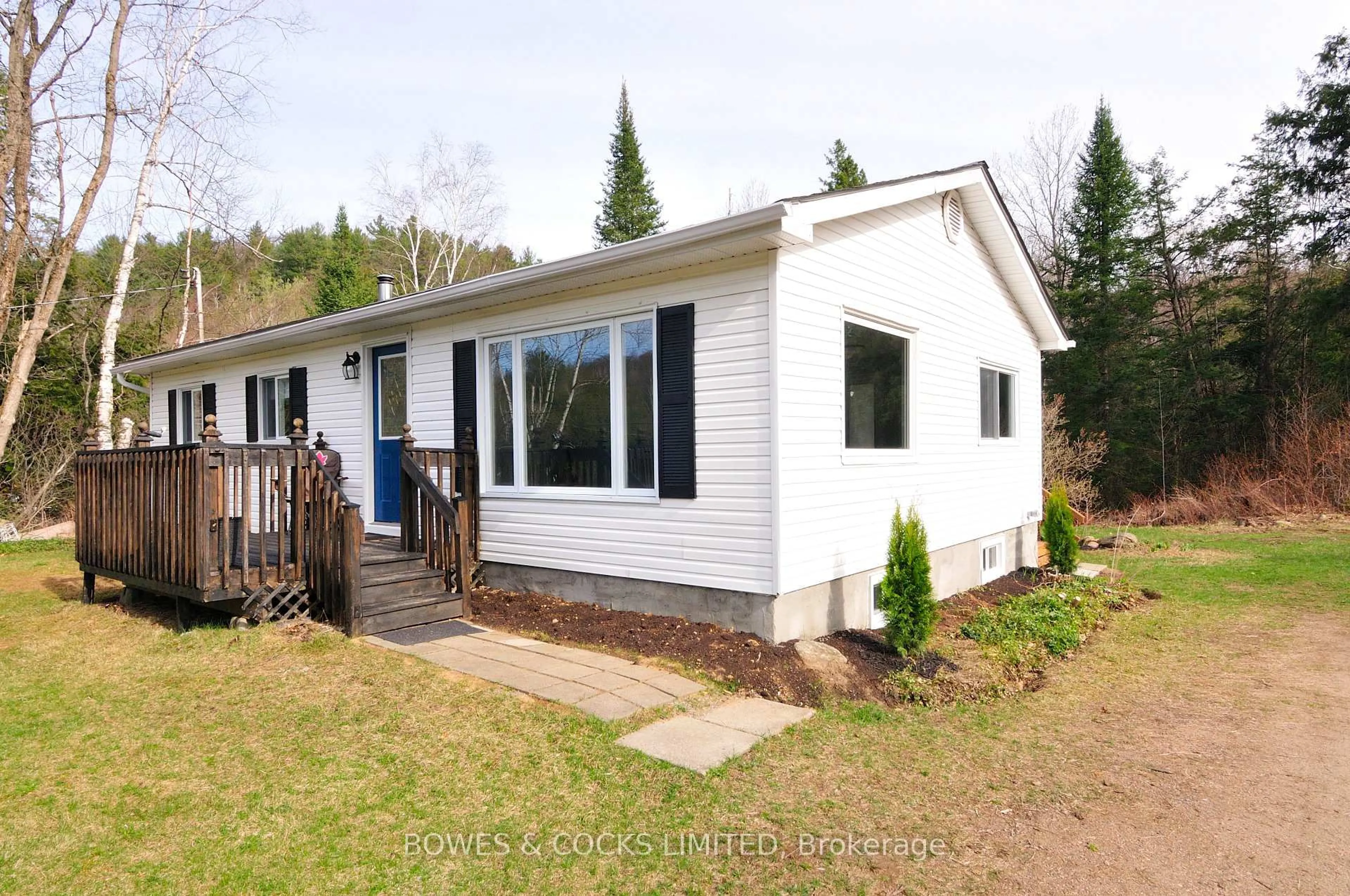 Home with vinyl exterior material, unknown for 30890 Highway 28 N/A, Bancroft Ontario K0L 1C0