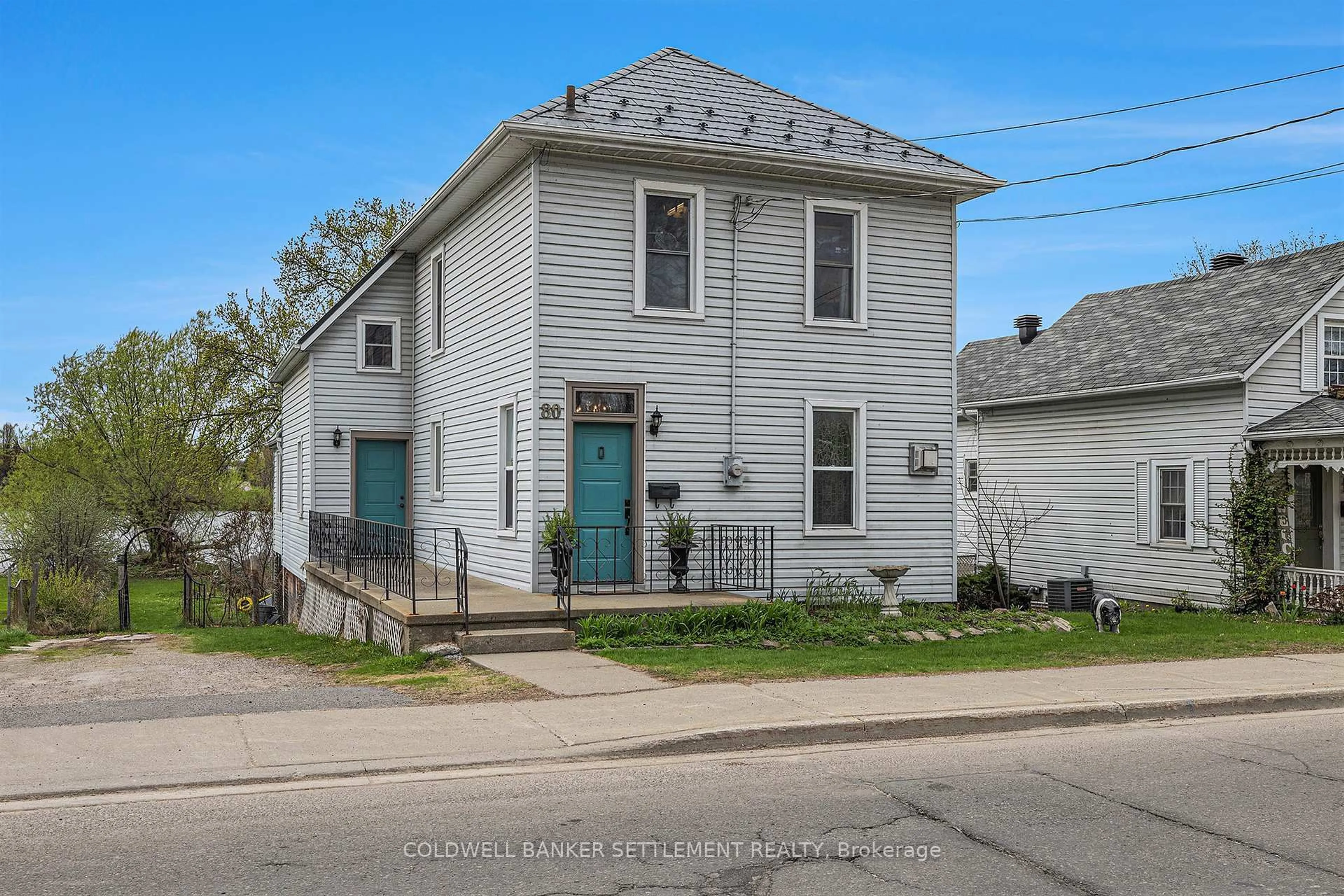 Unknown for 80 Queen St, Smiths Falls Ontario K7A 3N4