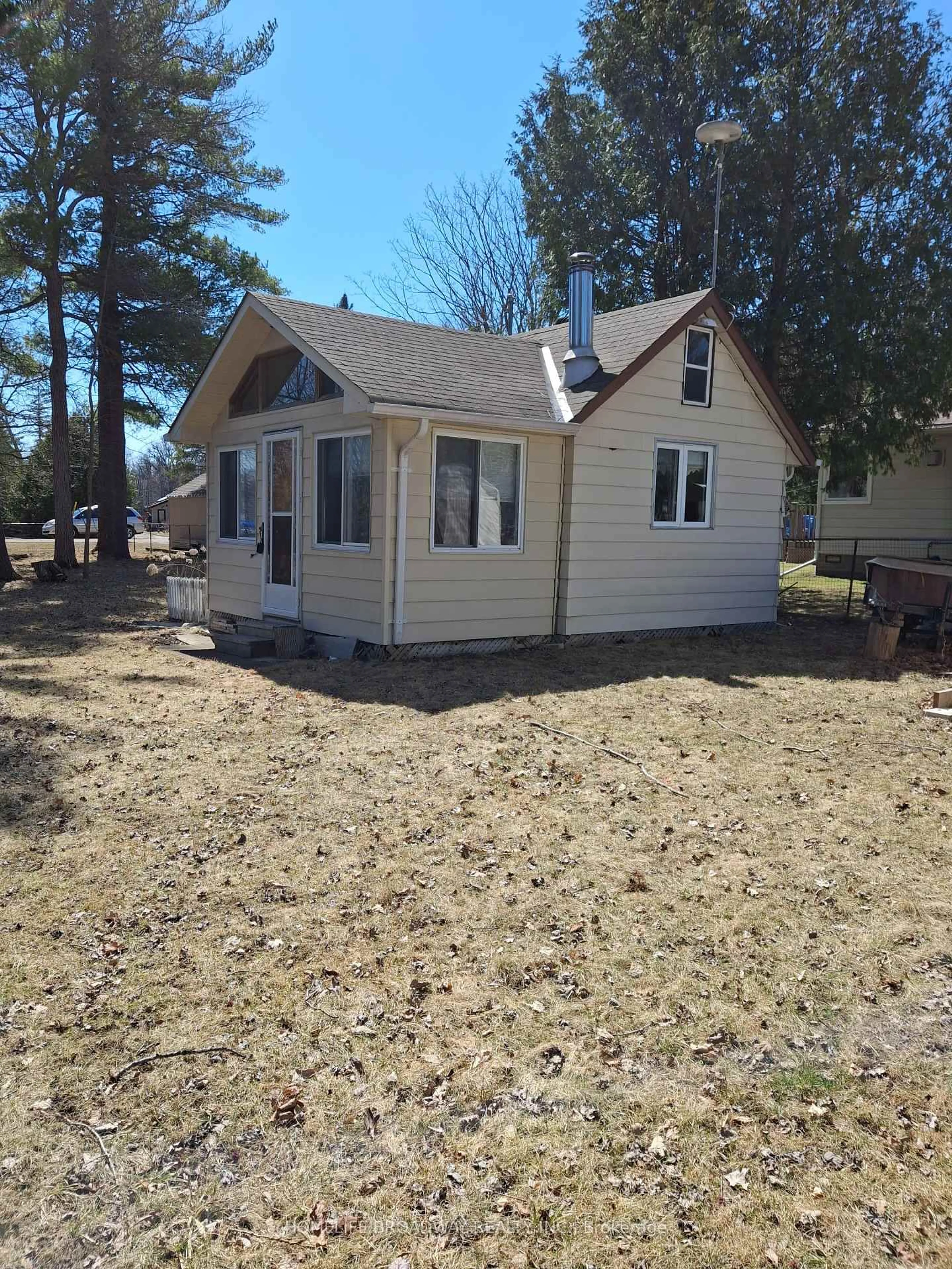 Home with vinyl exterior material, street for 174 RIVER Rd, Trent Hills Ontario K0L 1L0