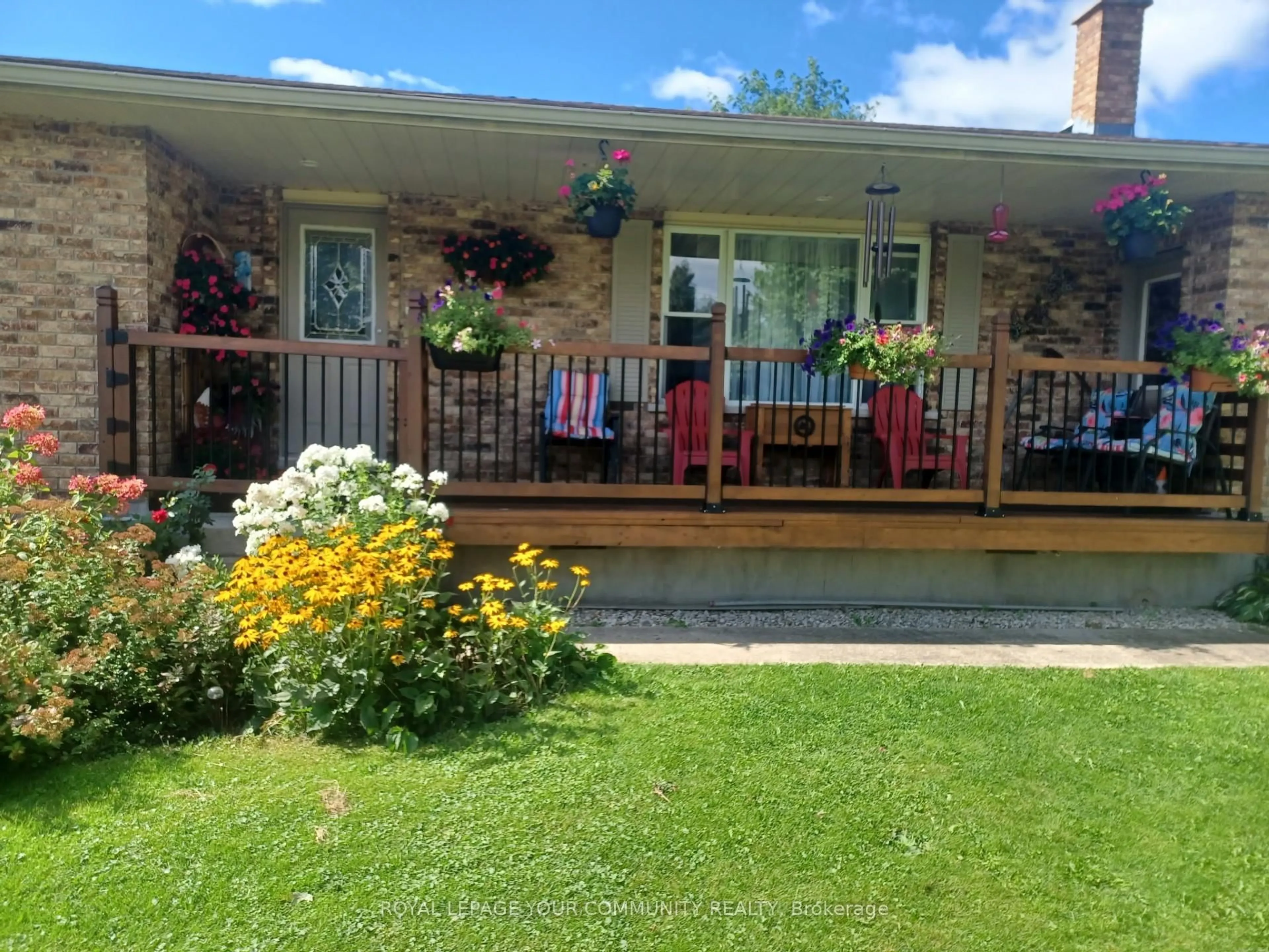 Patio, street for 752234 IDA St, Southgate Ontario N0C 1B0