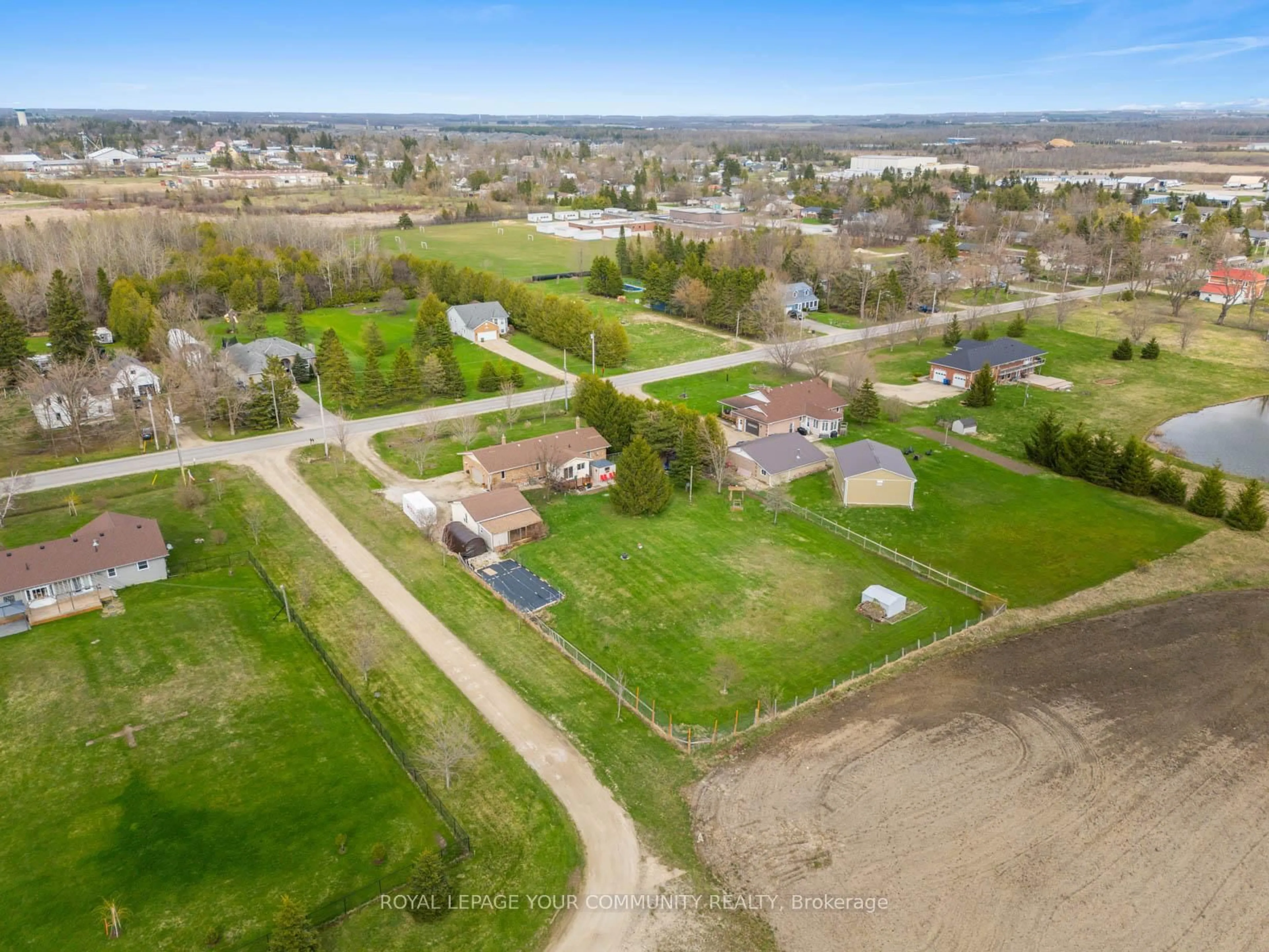 A pic from outside/outdoor area/front of a property/back of a property/a pic from drone, street for 752234 IDA St, Southgate Ontario N0C 1B0