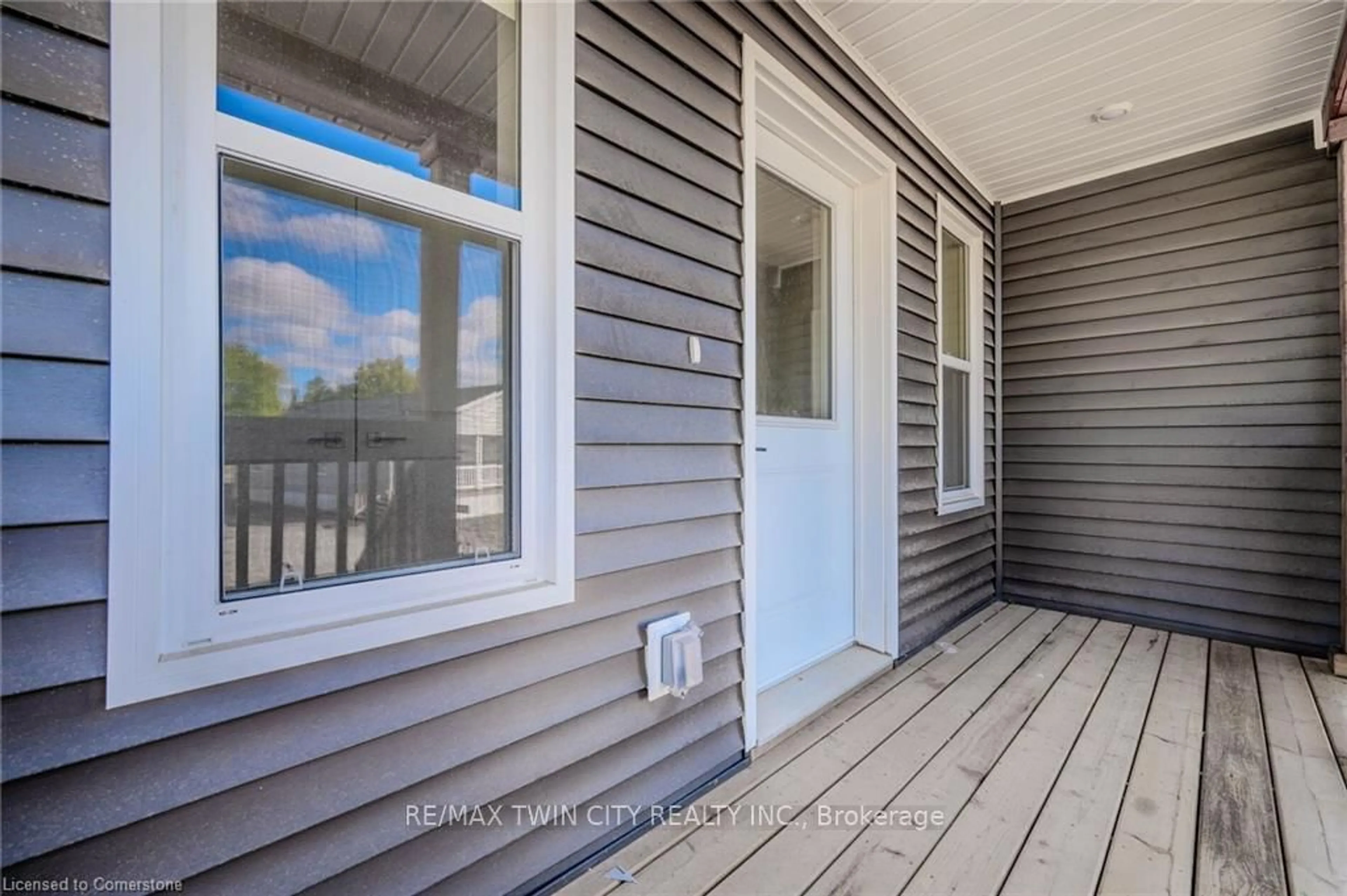 Home with vinyl exterior material, unknown for 1085 Concession 10 Rd #Lot R, Hamilton Ontario L0R 1K0