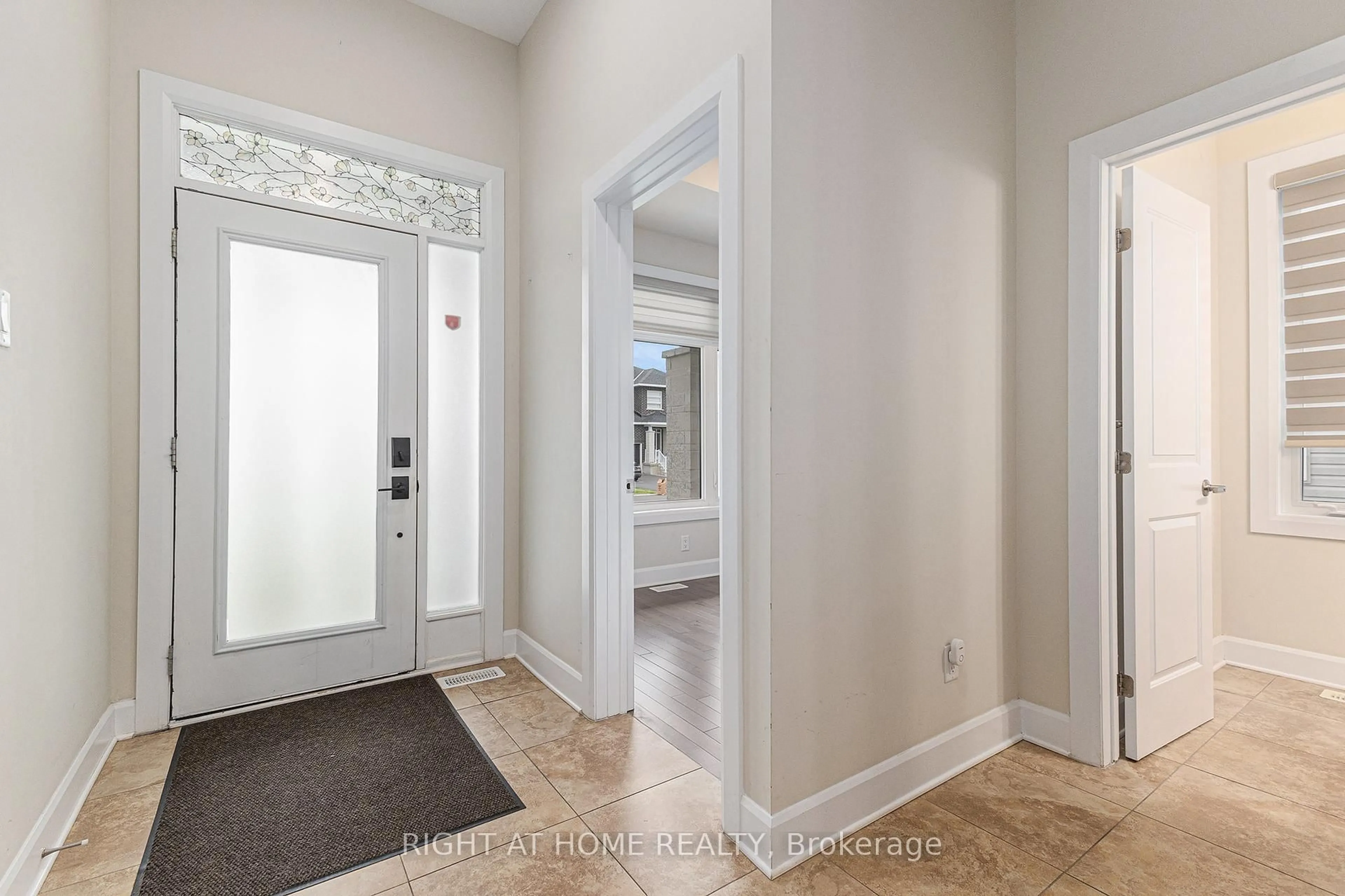 Indoor entryway for 91 Robertson Lane, Carleton Place Ontario K7C 0R5