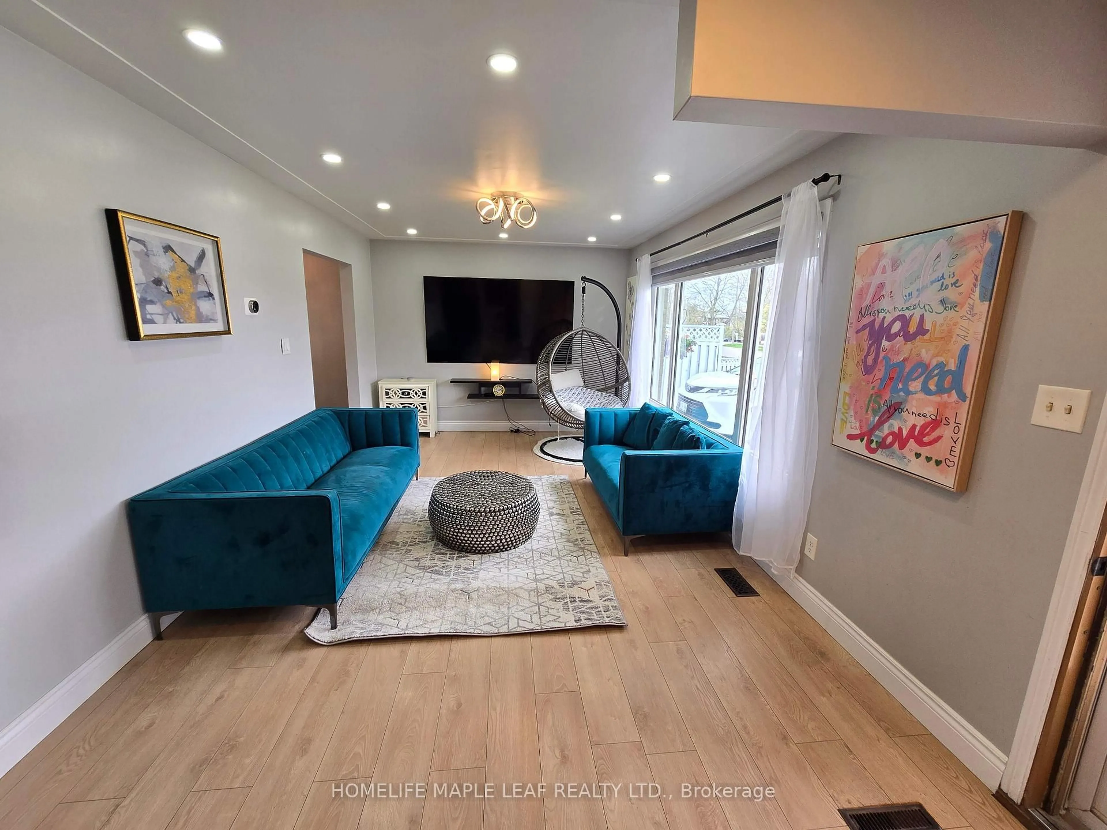 Living room with furniture, unknown for 261 Overlea Dr, Kitchener Ontario N2M 1T7