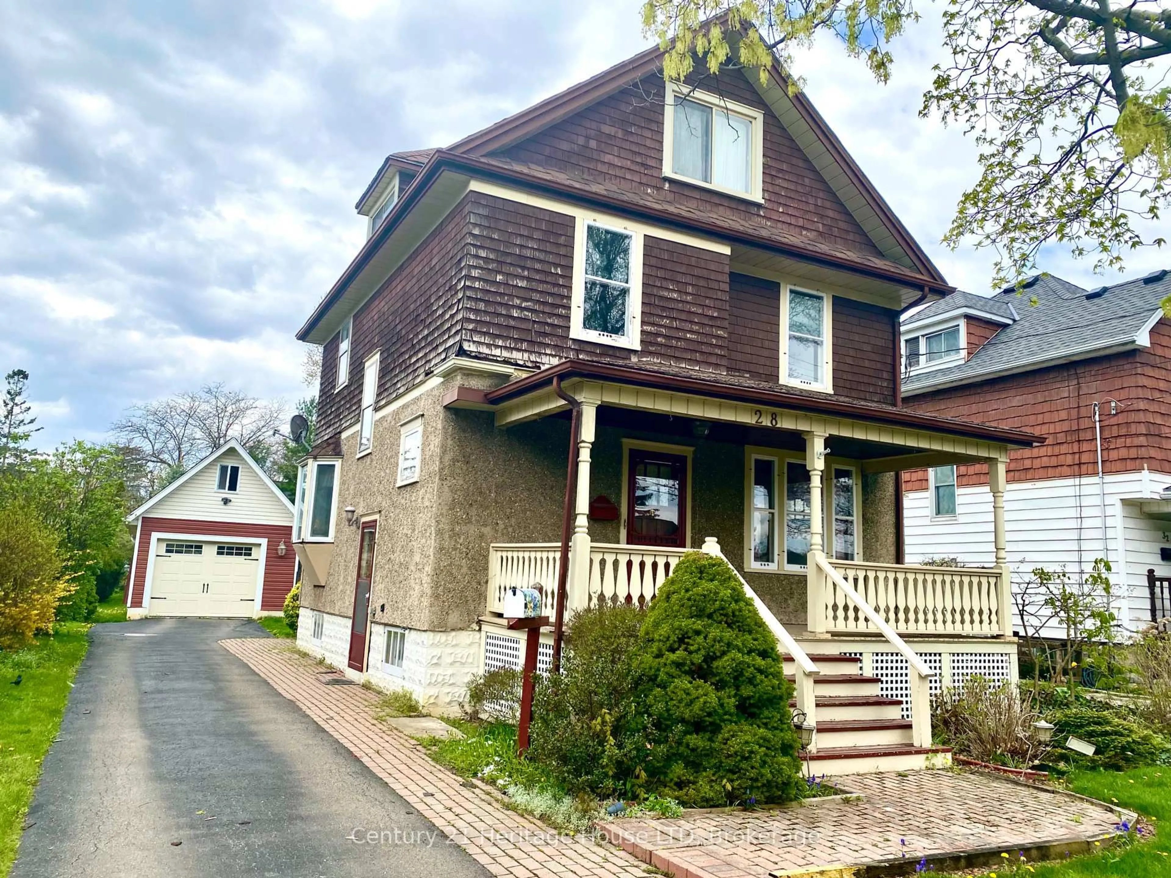 Home with brick exterior material, street for 28 Erie St, Port Colborne Ontario L3K 4L7