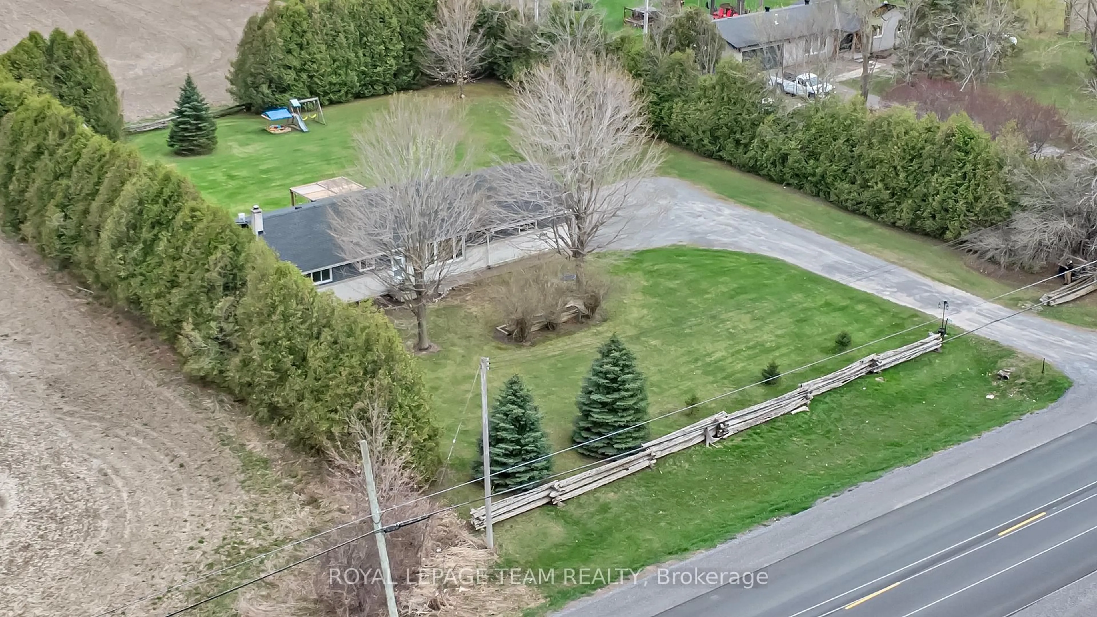 A pic from outside/outdoor area/front of a property/back of a property/a pic from drone, unknown for 2960 Roger Stevens Dr, North Gower Ontario K0A 2T0
