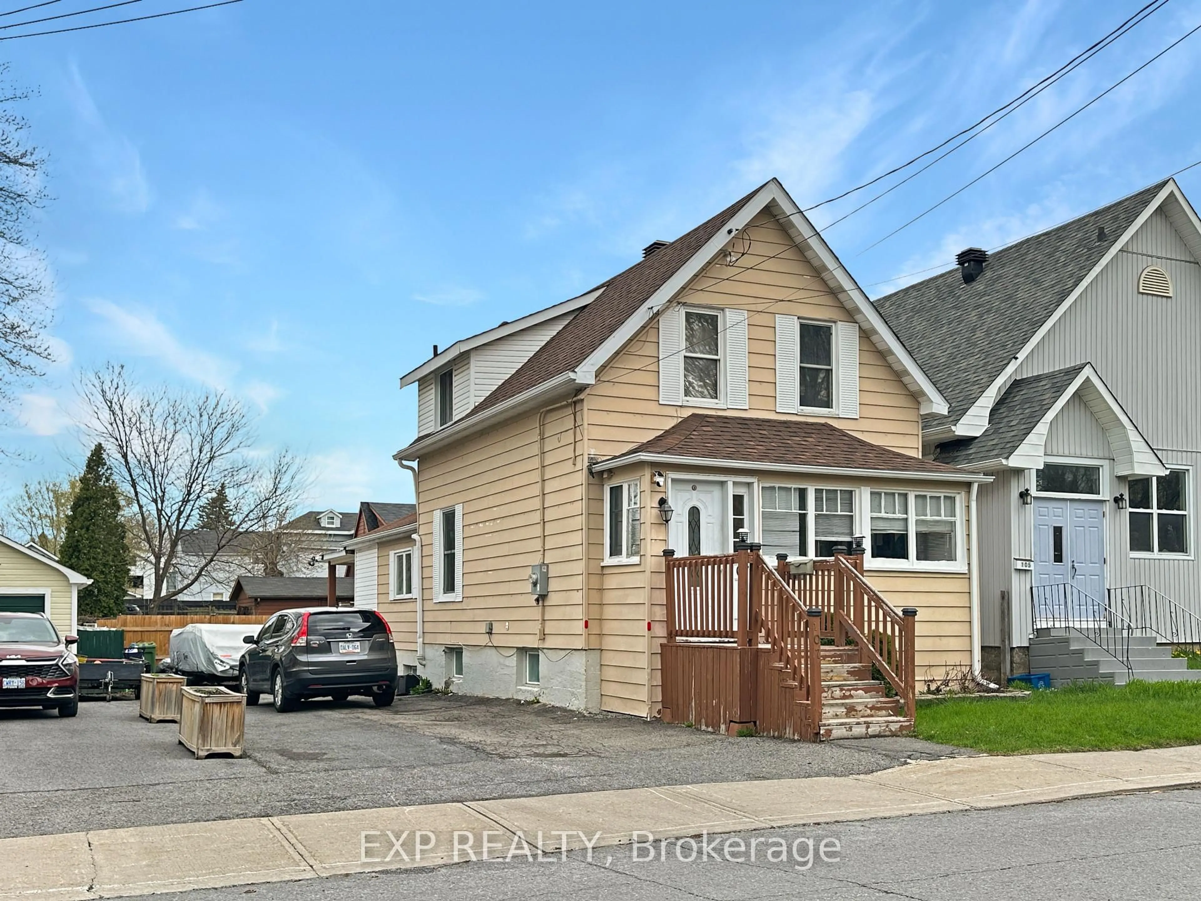 A pic from outside/outdoor area/front of a property/back of a property/a pic from drone, street for 107 Third St, Cornwall Ontario K6J 2N9