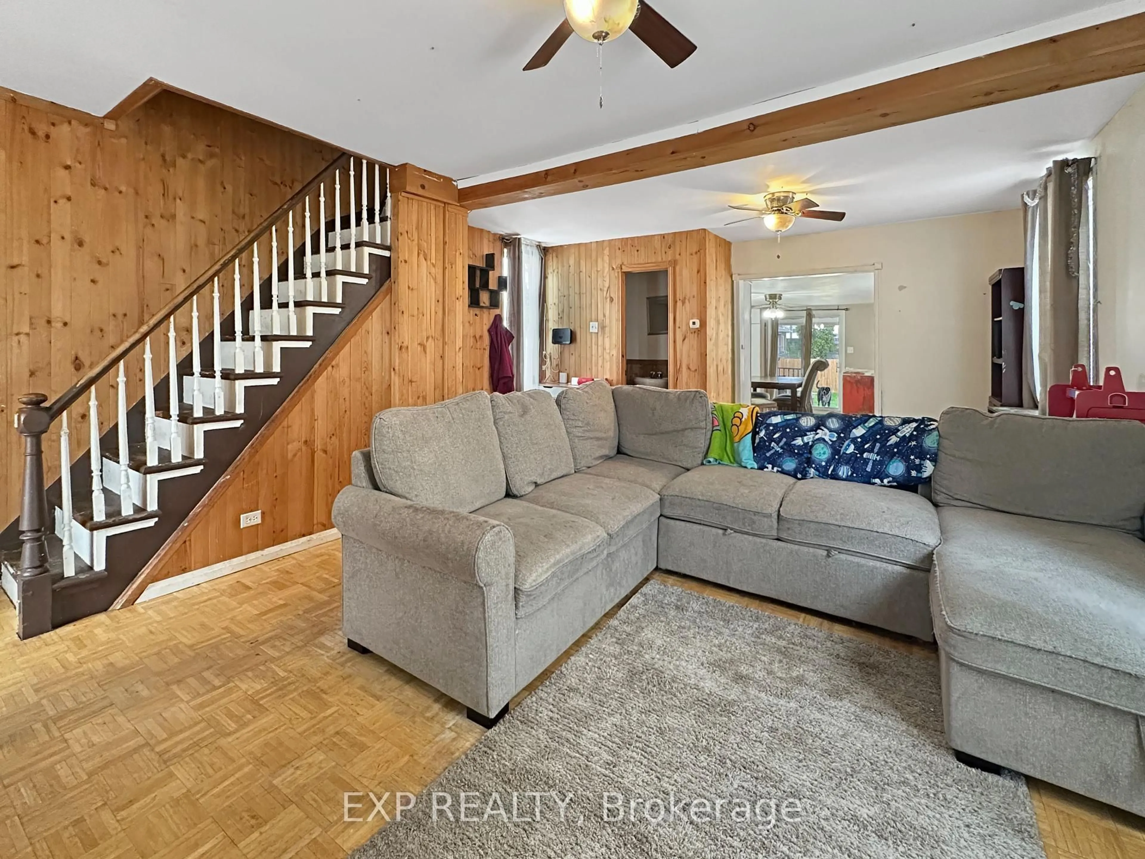 Living room with furniture, unknown for 107 Third St, Cornwall Ontario K6J 2N9
