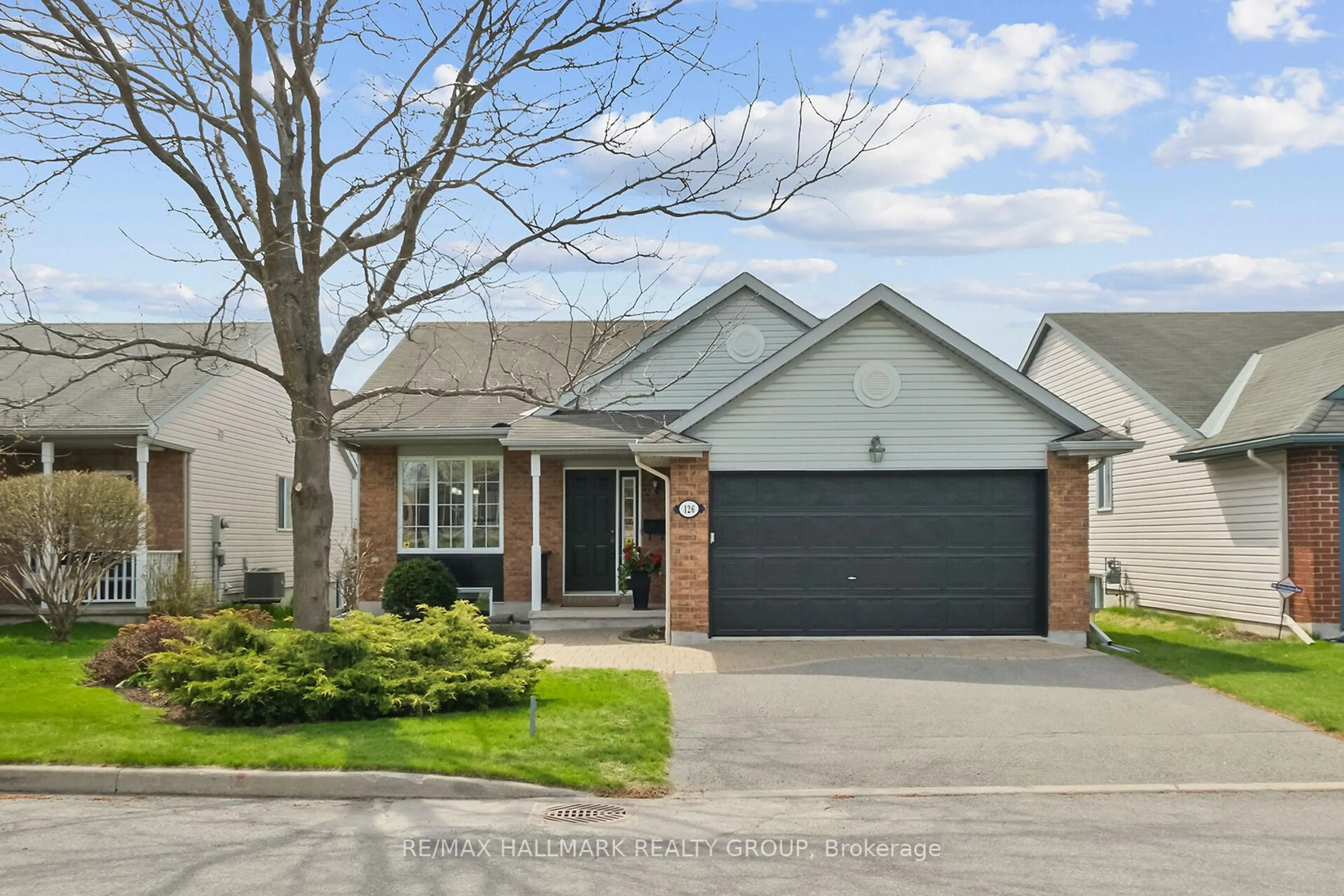 Home with brick exterior material, street for 126 Grandpark Circ, Ottawa Ontario K1G 6R5