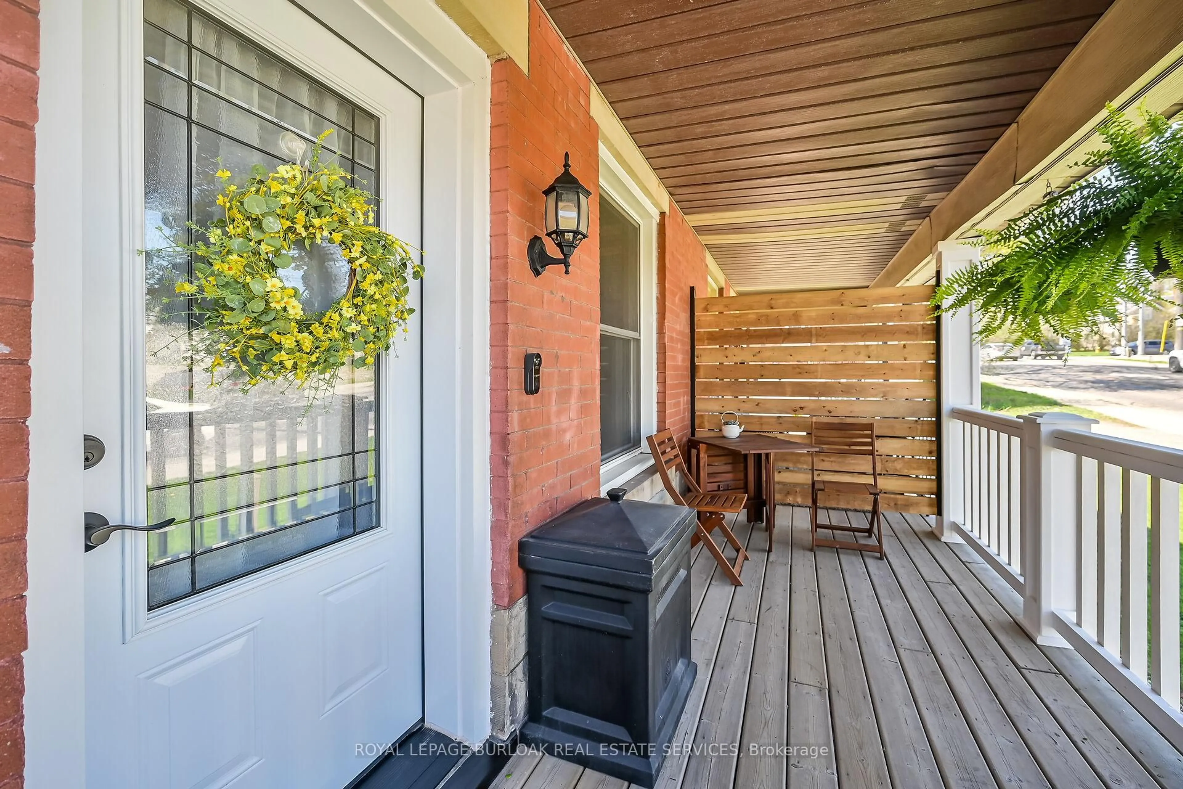 Indoor entryway for 97 Edinburgh Rd, Guelph Ontario N1H 5P5
