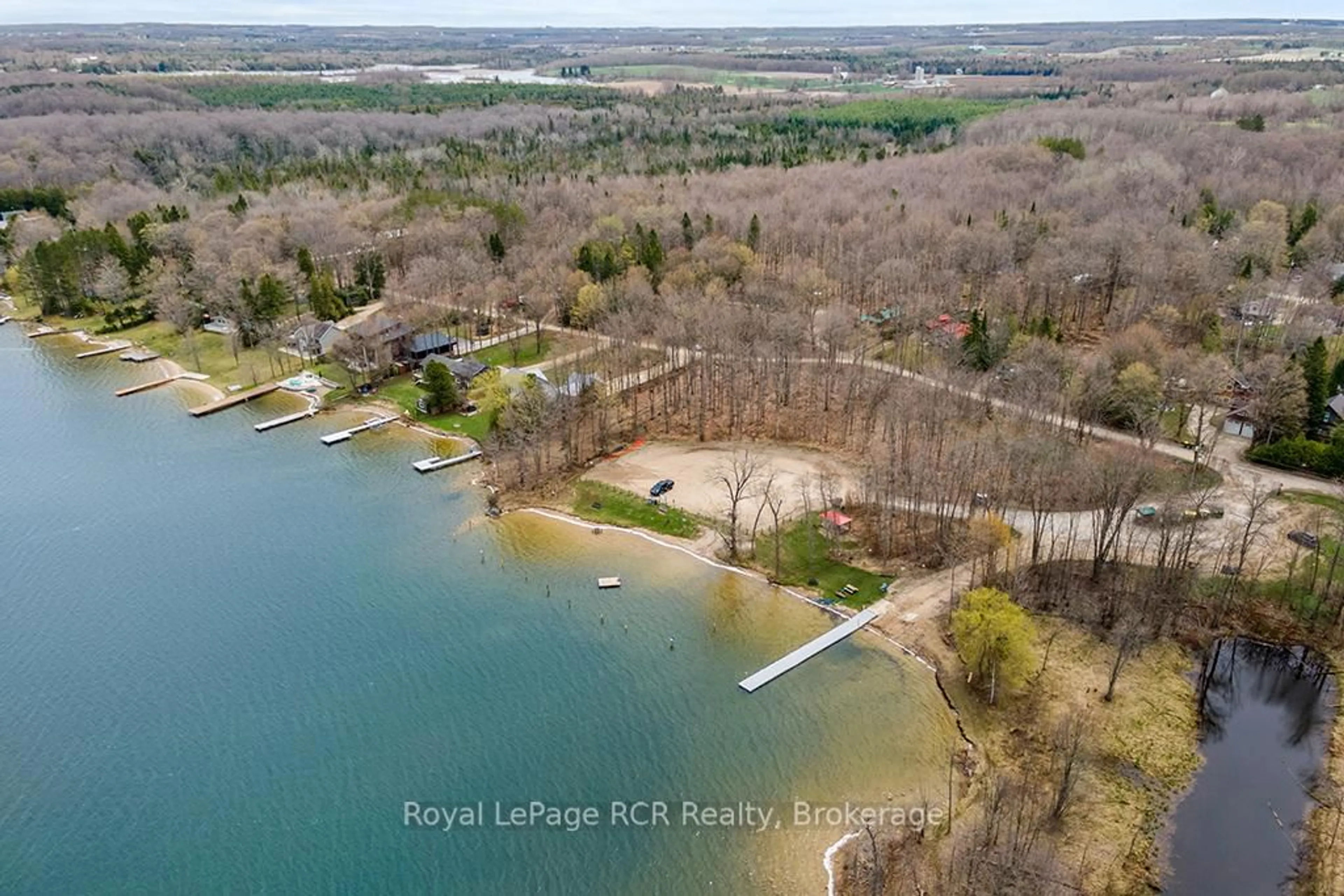 A pic from outside/outdoor area/front of a property/back of a property/a pic from drone, water/lake/river/ocean view for 262 CANROBERT St, Grey Highlands Ontario N0C 1E0