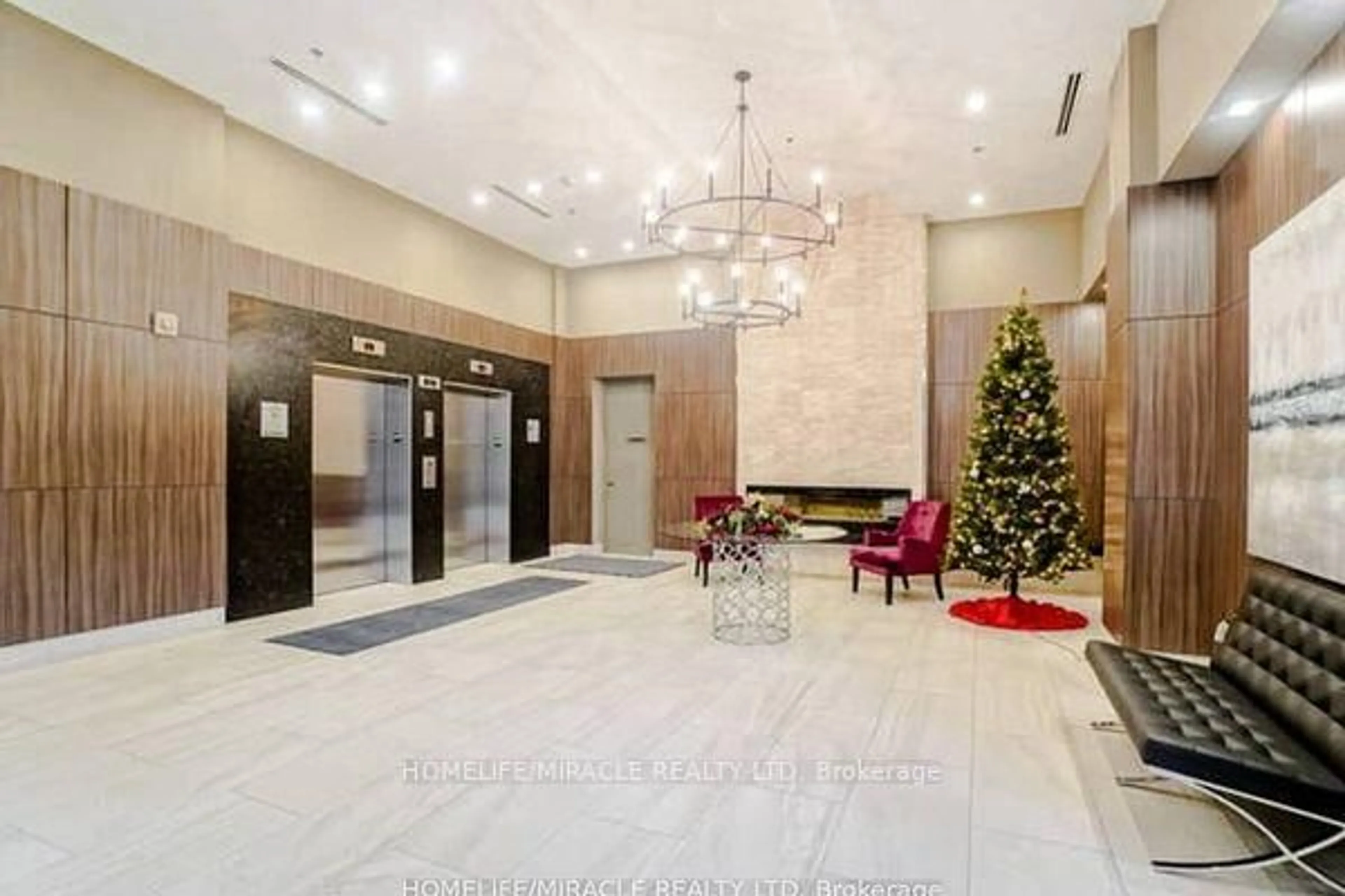 Lobby for 560 North Service Rd #602, Grimsby Ontario L3M 0G3