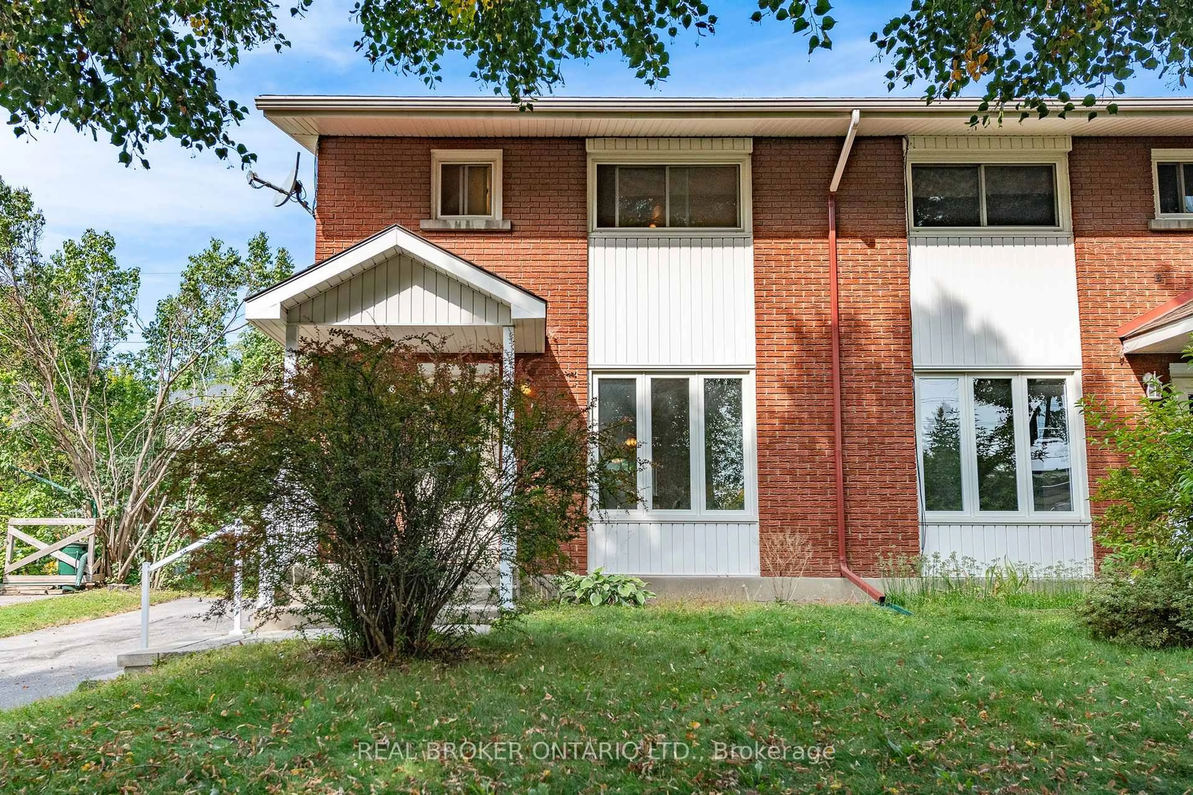 Home with brick exterior material, street for 2707 Moncton Rd, Ottawa Ontario K2B 7V9