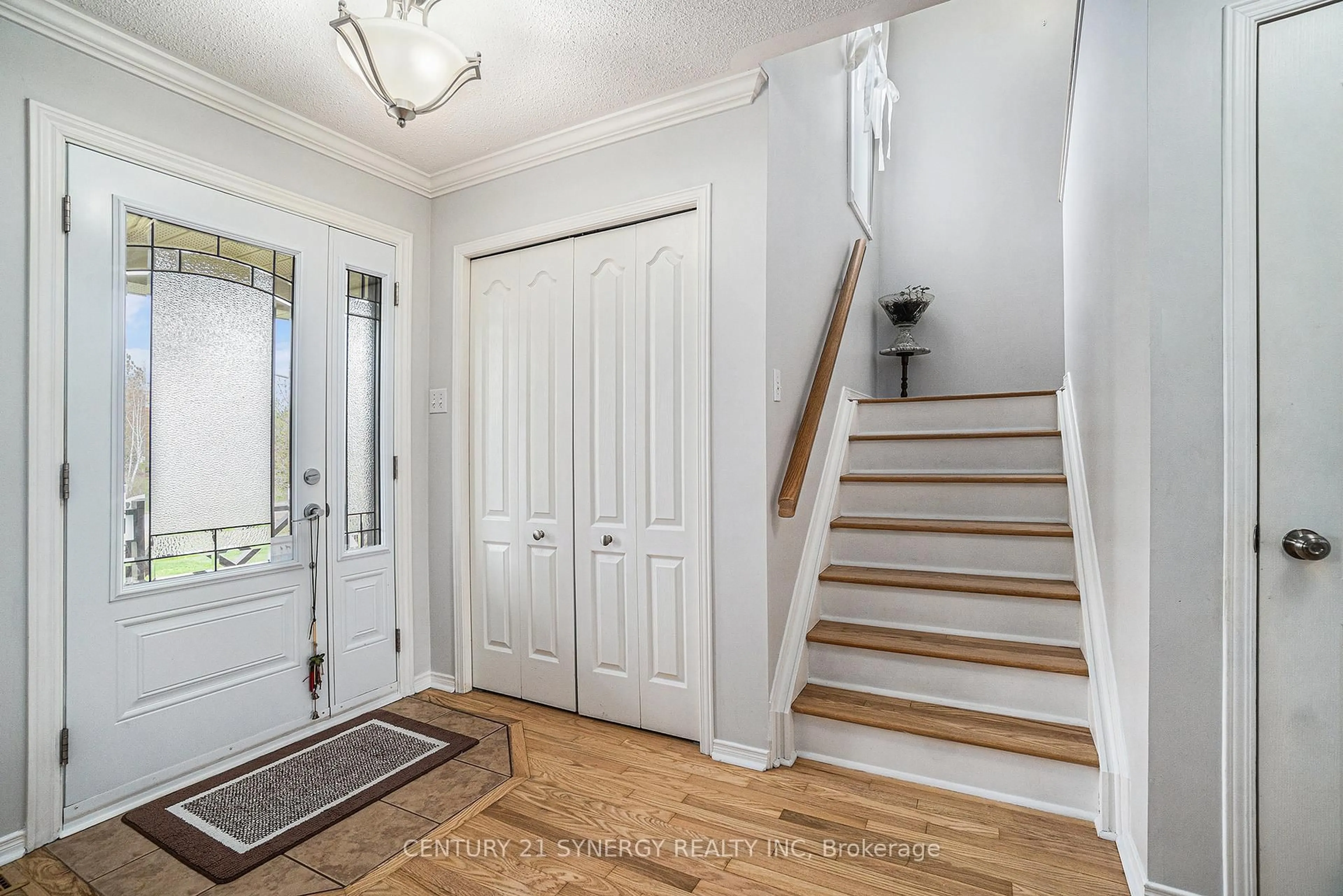 Indoor entryway for 6 Emily Lauren Cres, North Grenville Ontario K0G 1J0