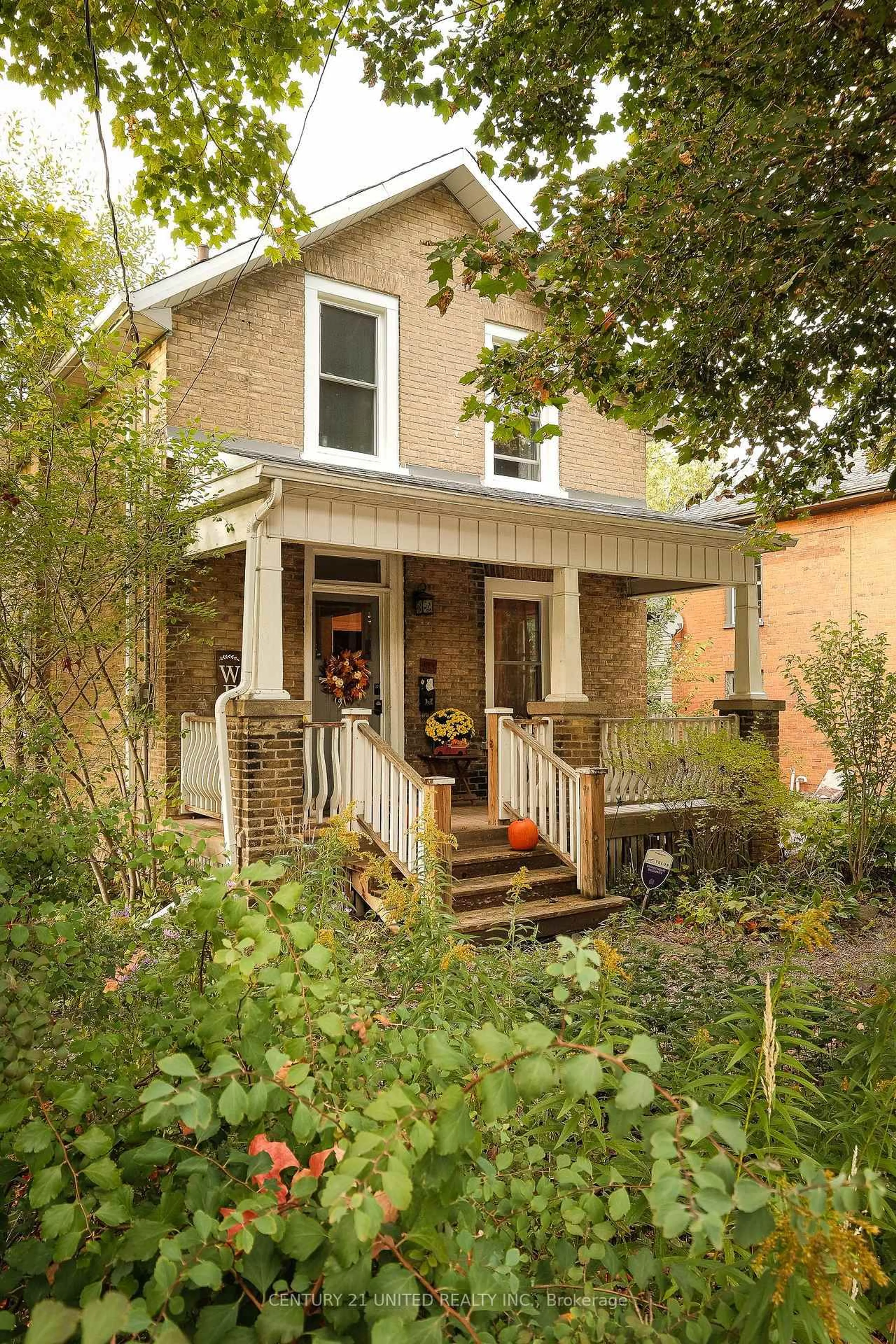 Home with brick exterior material, street for 512 Parnell St, Peterborough Central Ontario K9J 4J4