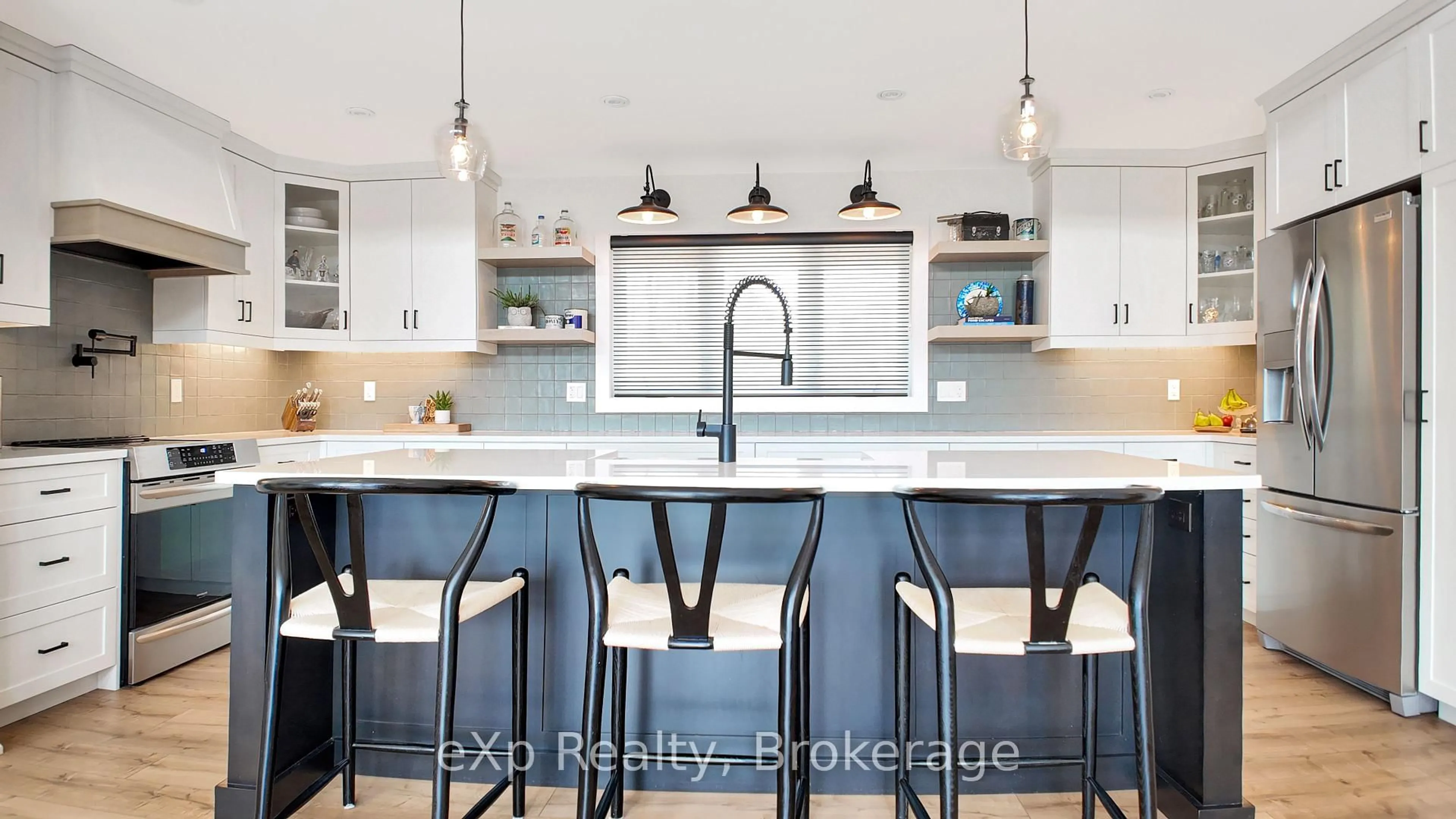 Open concept kitchen, ceramic/tile floor for 130 Louise Creek Cres, West Grey Ontario N0G 1S0