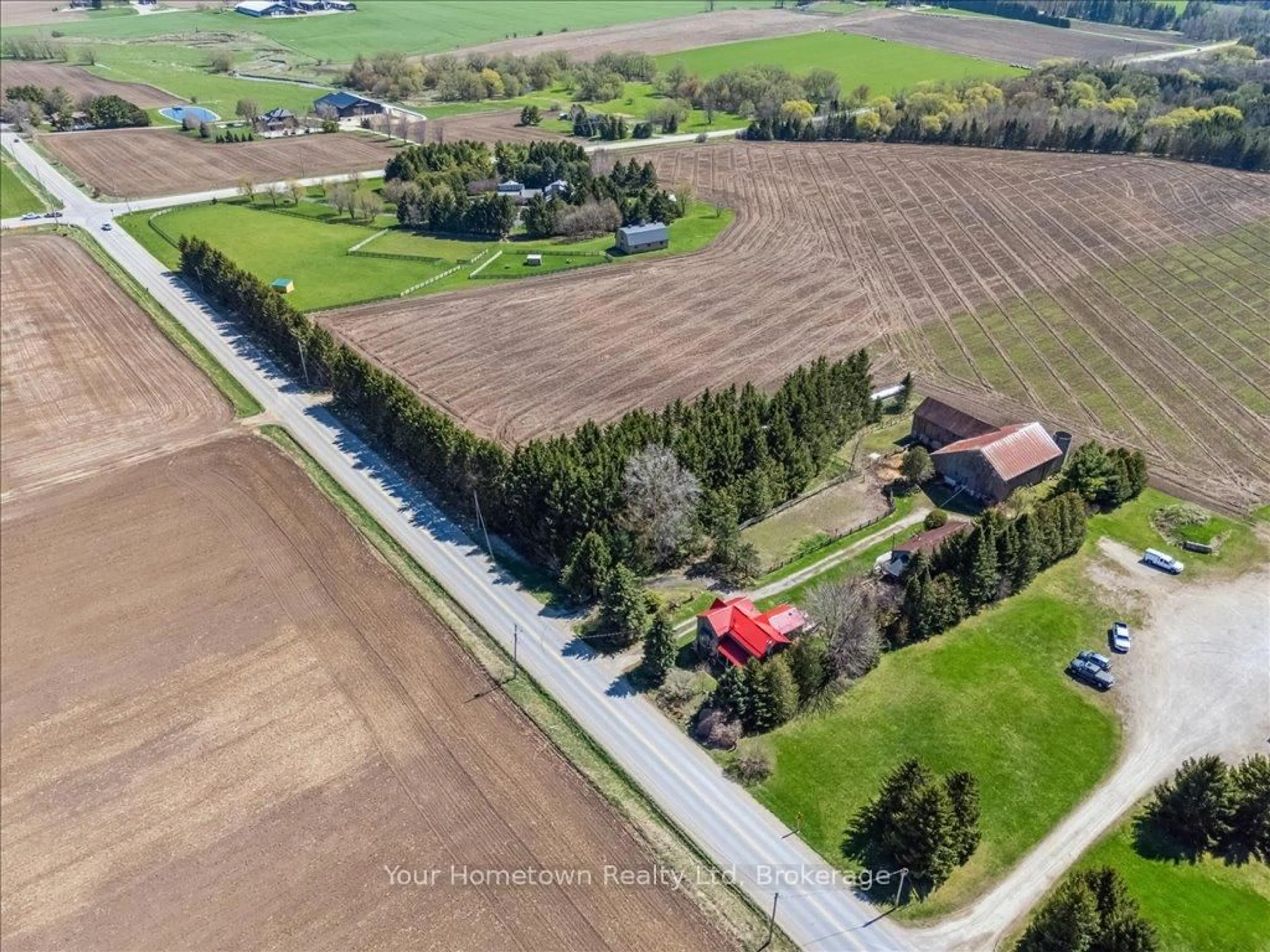 A pic from outside/outdoor area/front of a property/back of a property/a pic from drone, street for 6650 Eighth Line, Centre Wellington Ontario N0B 1S0