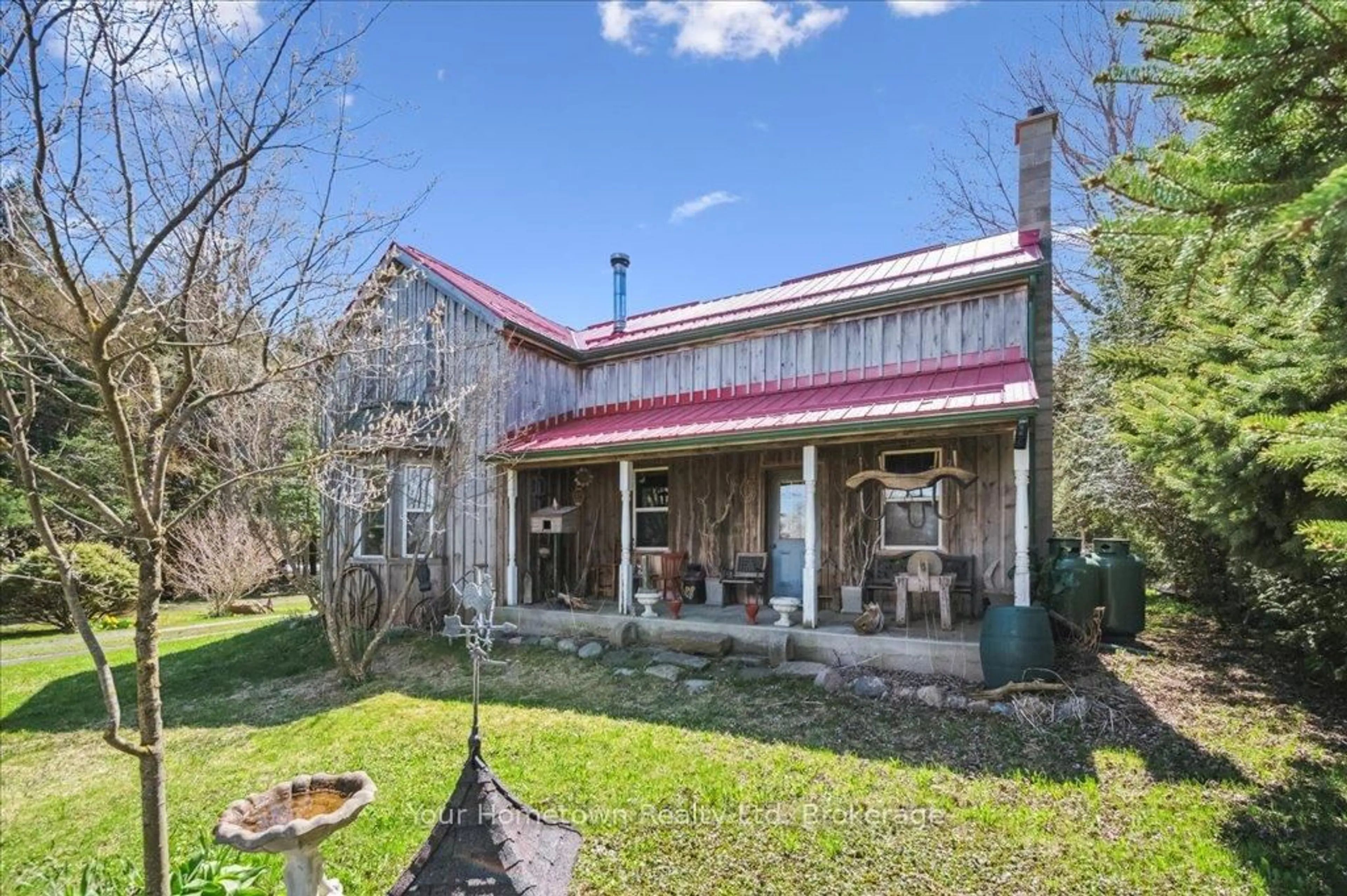 A pic from outside/outdoor area/front of a property/back of a property/a pic from drone, building for 6650 Eighth Line, Centre Wellington Ontario N0B 1S0